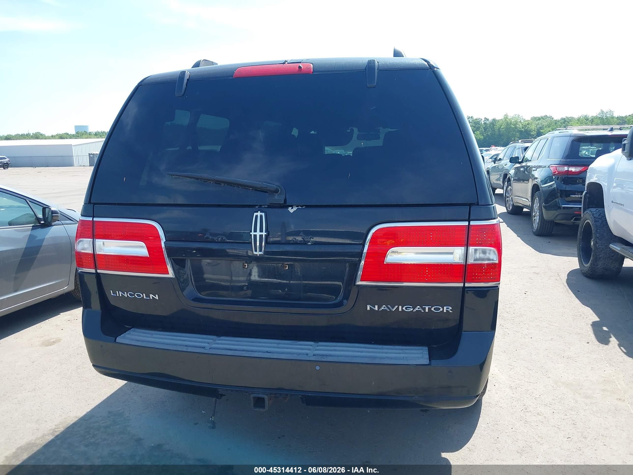 2011 Lincoln Navigator L   Black vin: 5LMJJ3J56BEJ09624