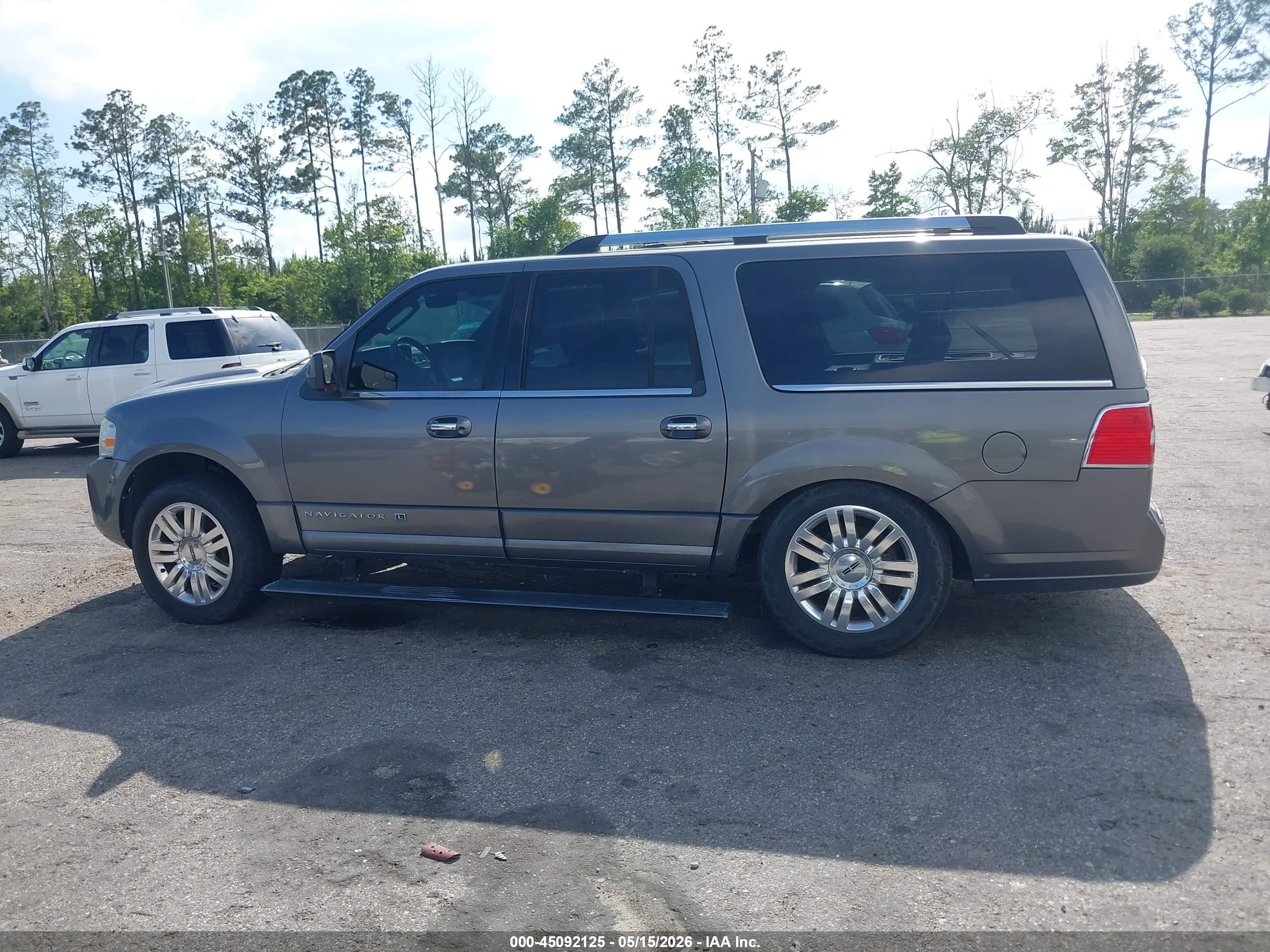 2013 Lincoln Navigator L   Gray vin: 5LMJJ3J56DEL07834
