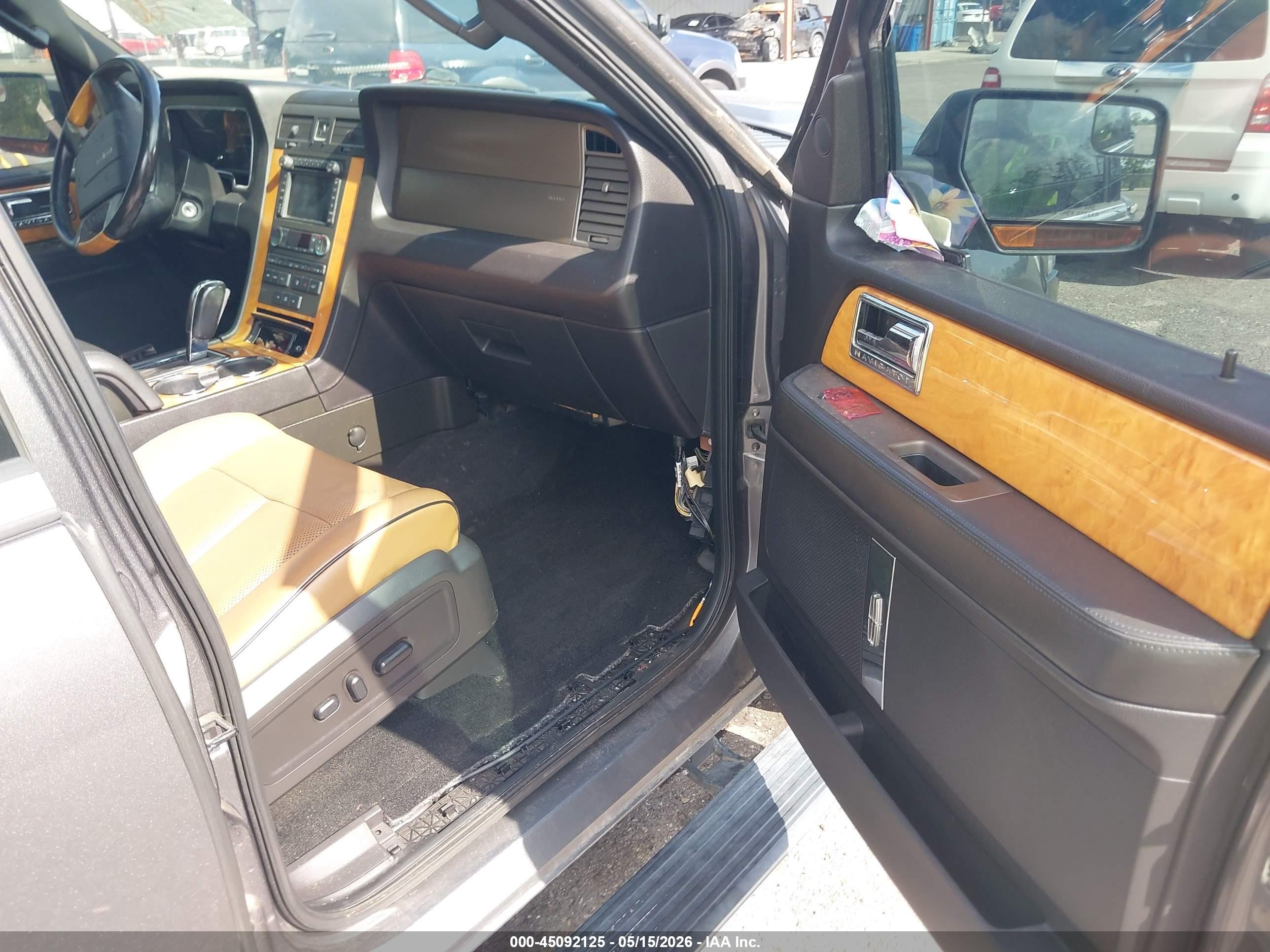 2013 Lincoln Navigator L   Gray vin: 5LMJJ3J56DEL07834