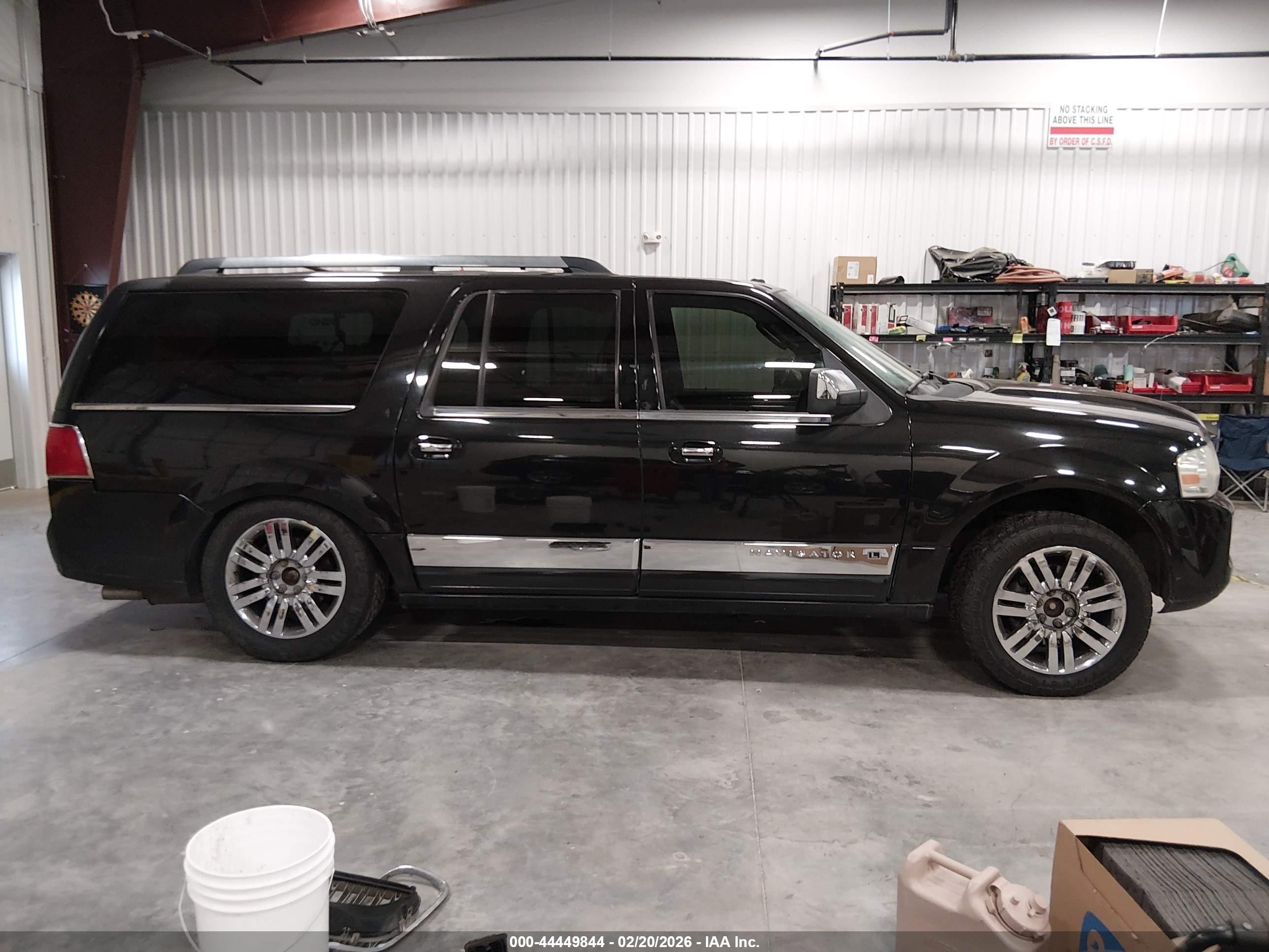 2010 Lincoln Navigator L   Black vin: 5LMJJ3J57AEJ07458