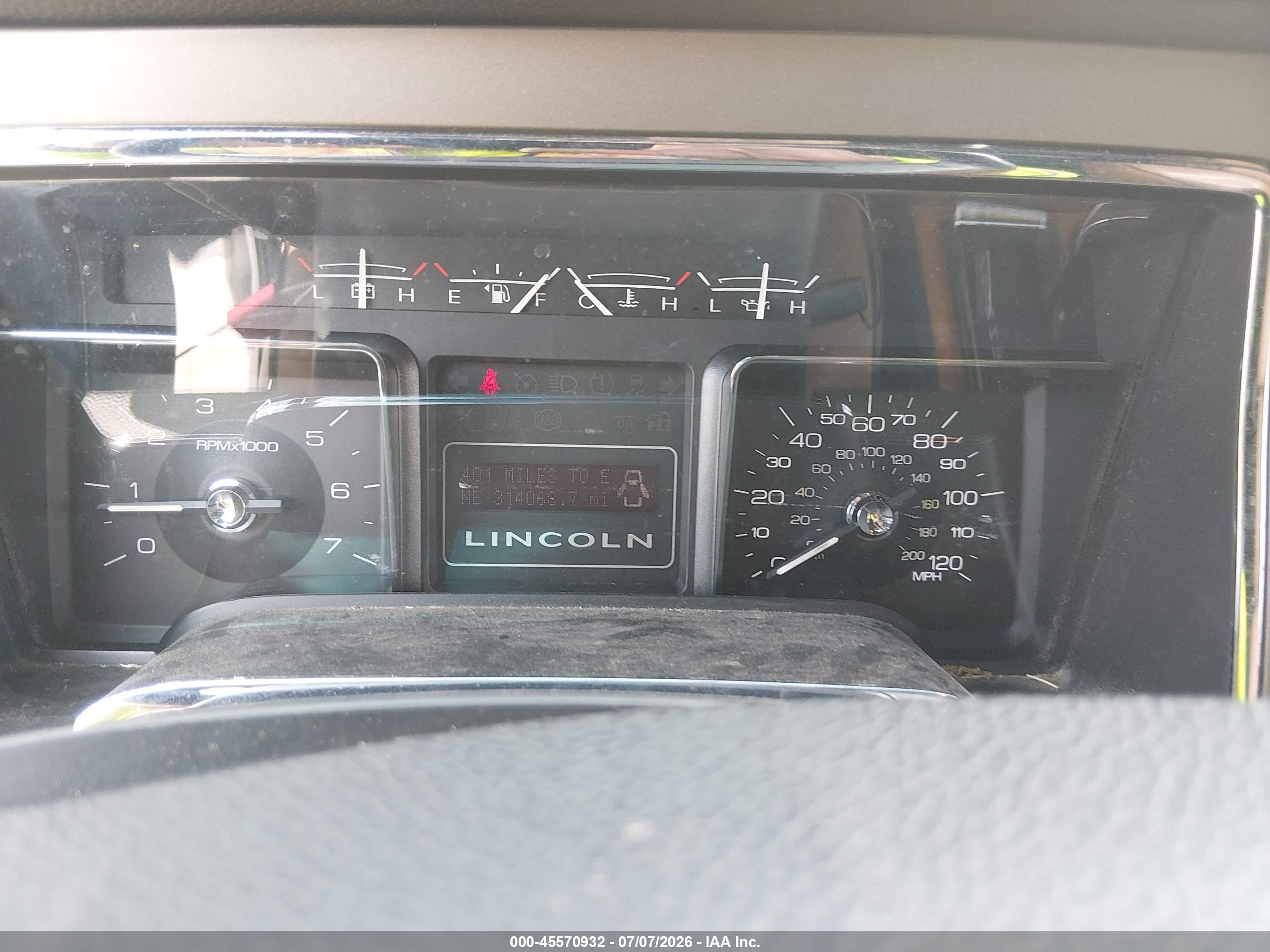 2011 Lincoln Navigator L White vin: 5LMJJ3J57BEJ07462