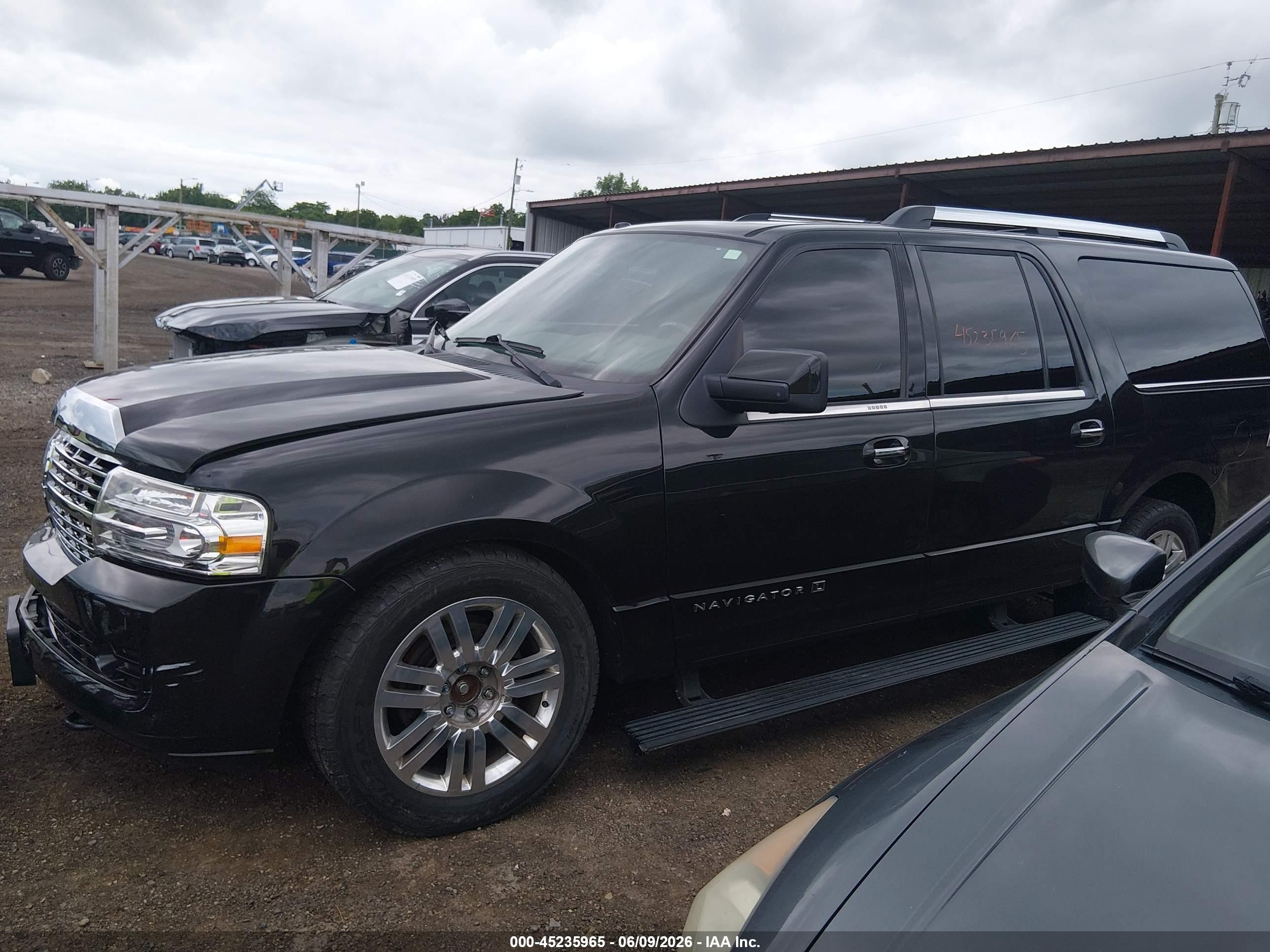 2013 Lincoln Navigator L   Black vin: 5LMJJ3J57DEL06739