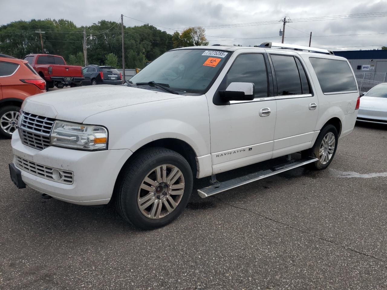 2011 Lincoln Navigator L White vin: 5LMJJ3J59BEJ02280