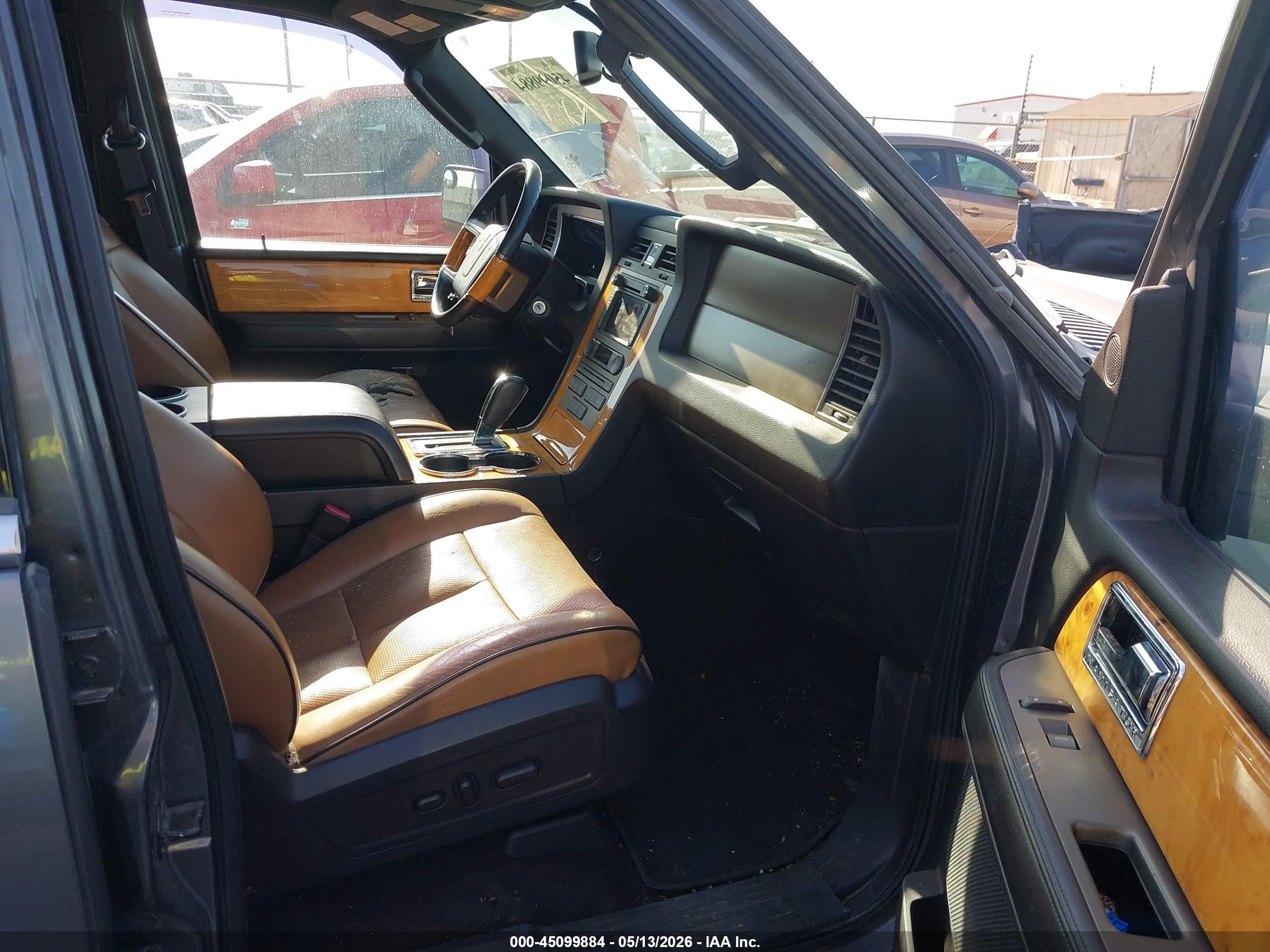 2011 Lincoln Navigator L   Gray vin: 5LMJJ3J59BEJ04739