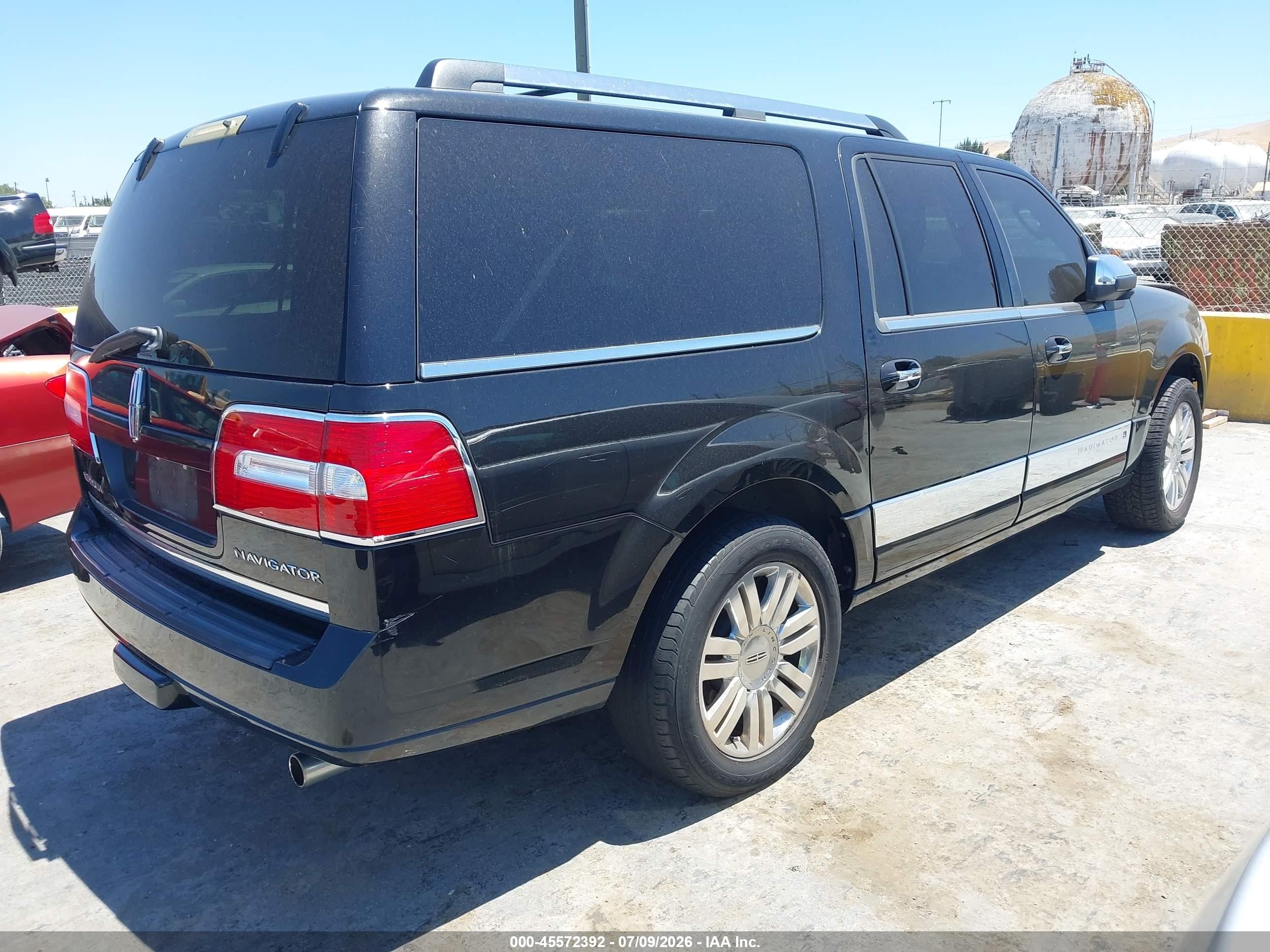 2014 Lincoln Navigator L   Черный vin: 5LMJJ3J59EEL05710