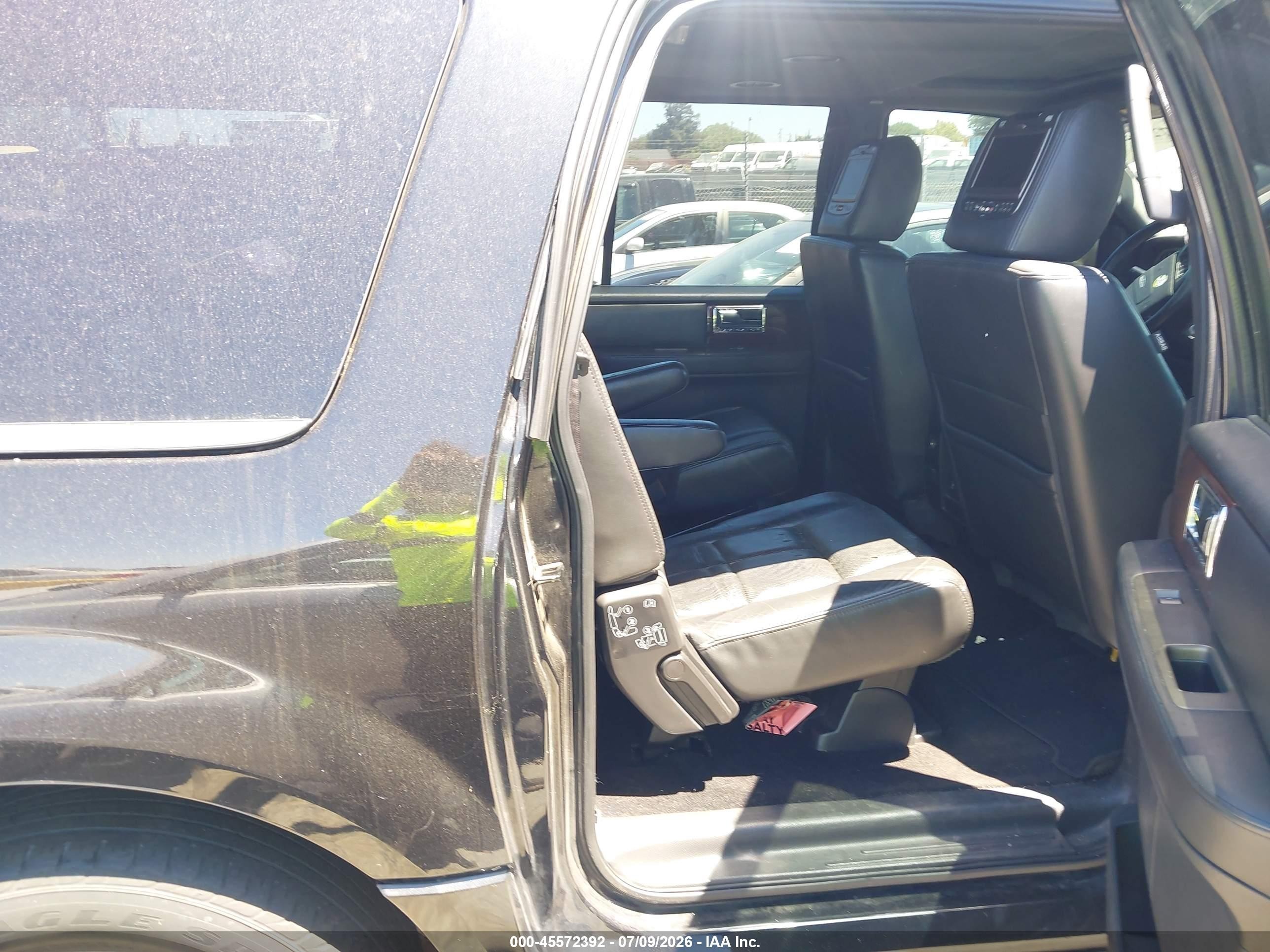 2014 Lincoln Navigator L   Черный vin: 5LMJJ3J59EEL05710