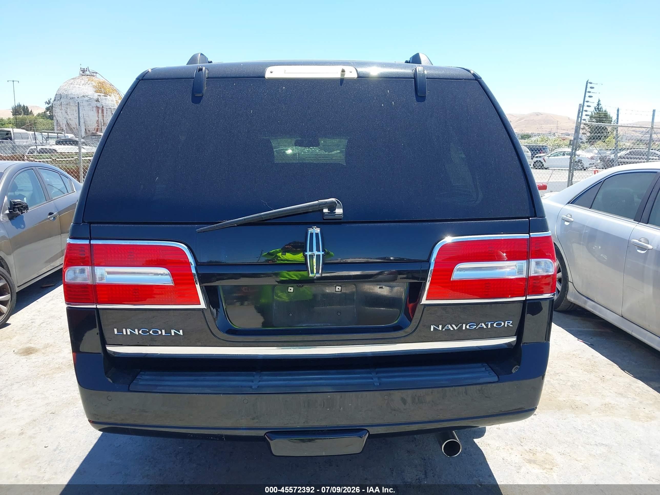 2014 Lincoln Navigator L   Черный vin: 5LMJJ3J59EEL05710