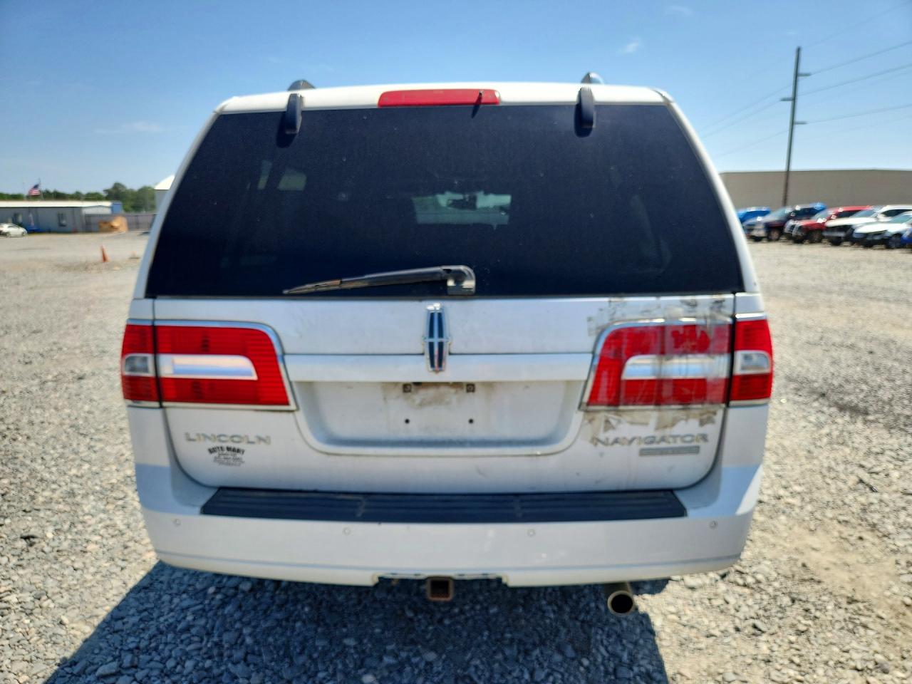 2011 Lincoln Navigator L White vin: 5LMJJ3J5XBEJ10193