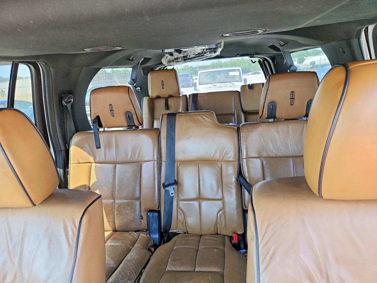 2011 Lincoln Navigator L White vin: 5LMJJ3J5XBEJ10193