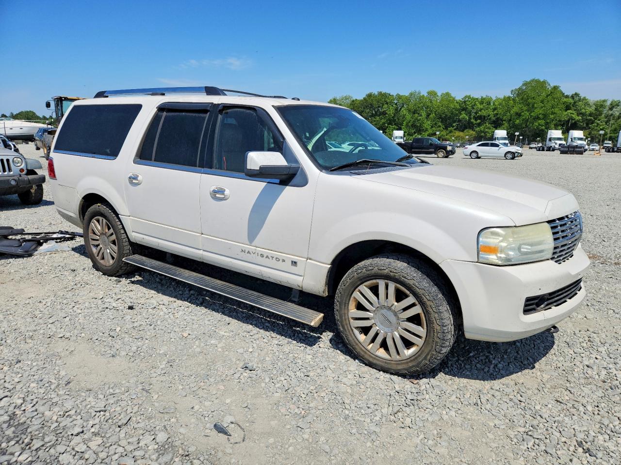 2011 Lincoln Navigator L White vin: 5LMJJ3J5XBEJ10193