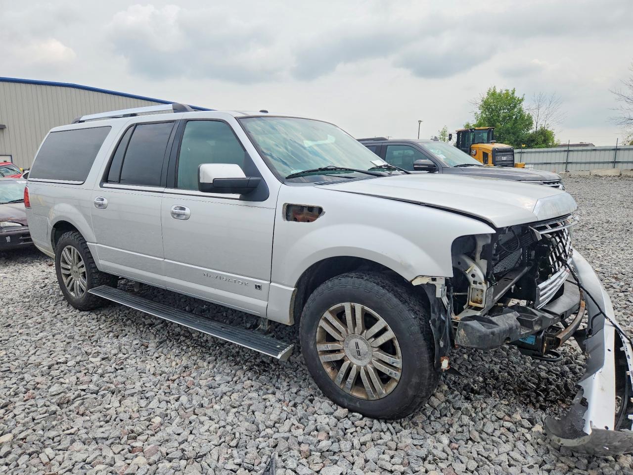 2014 Lincoln Navigator L Silver vin: 5LMJJ3J5XEEL03030