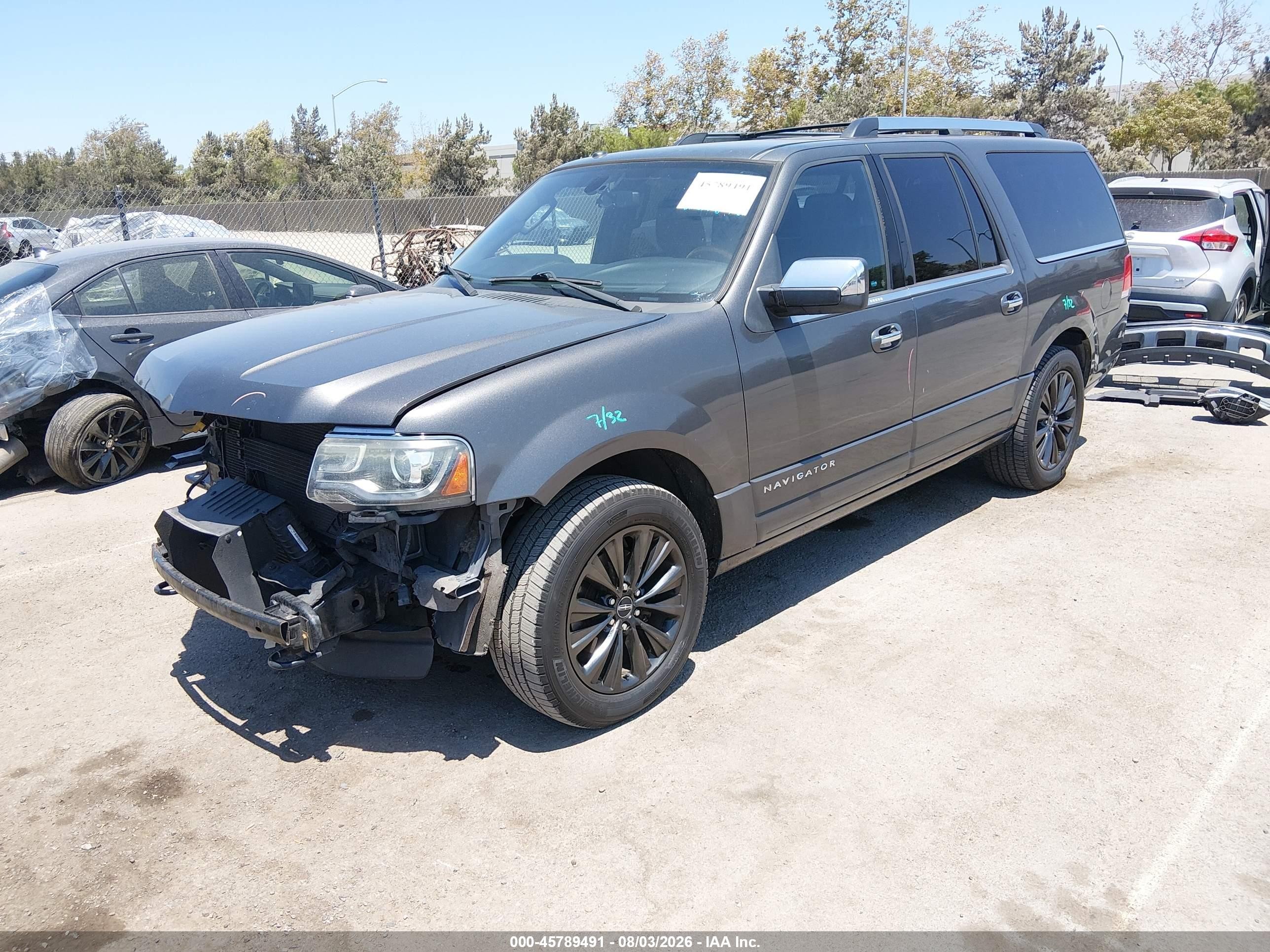 2015 Lincoln Navigator L   Gray vin: 5LMJJ3JT0FEJ03175