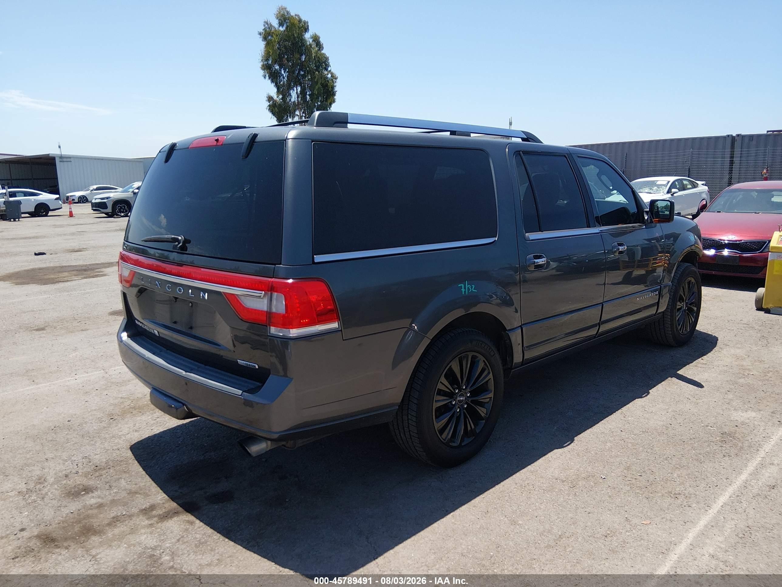 2015 Lincoln Navigator L   Gray vin: 5LMJJ3JT0FEJ03175