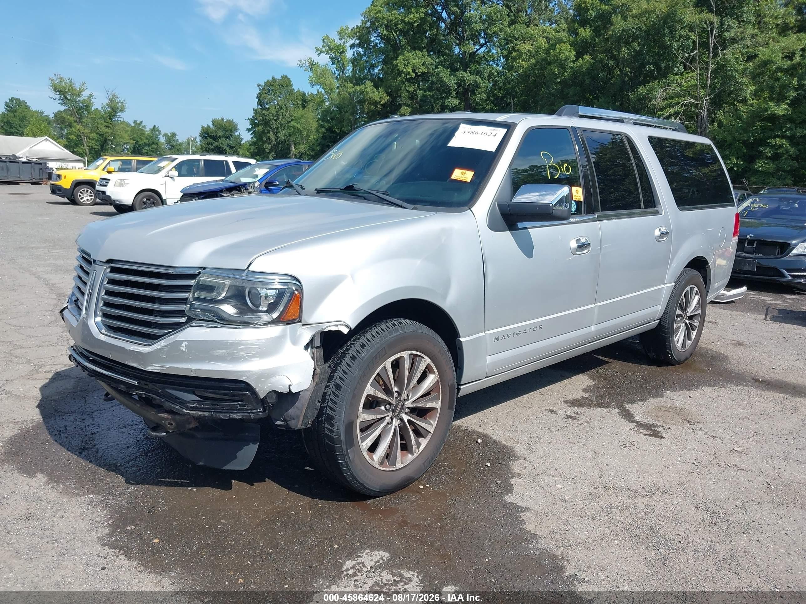 2015 Lincoln Navigator L   Silver vin: 5LMJJ3JT0FEJ10501