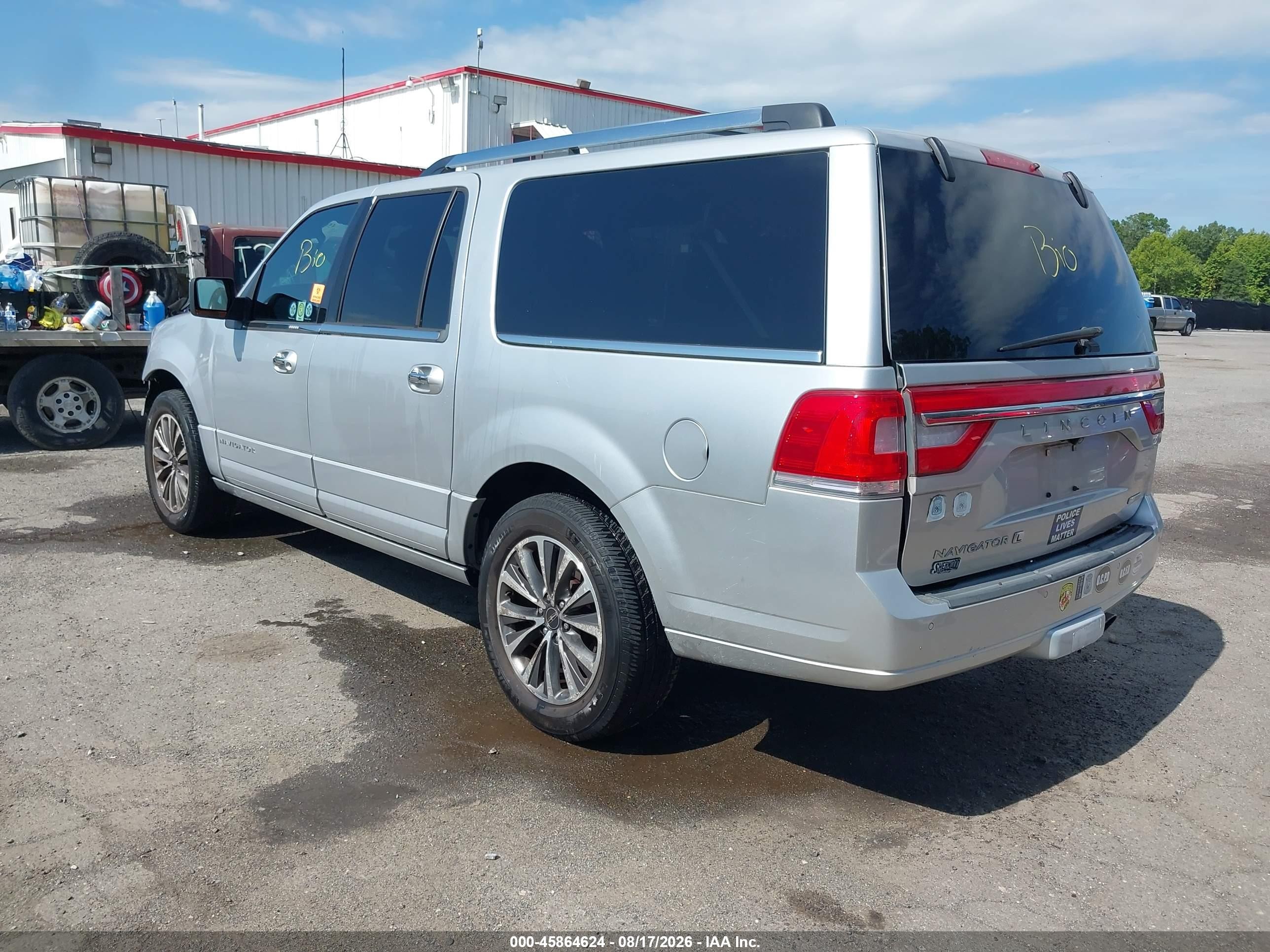 2015 Lincoln Navigator L   Silver vin: 5LMJJ3JT0FEJ10501