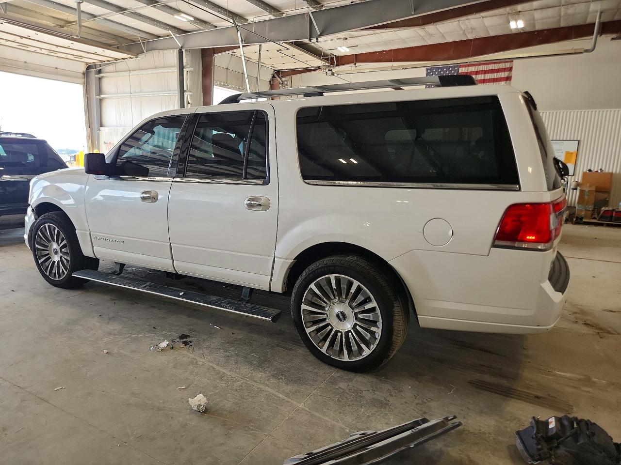 2015 Lincoln Navigator L White vin: 5LMJJ3JT0FEJ12412