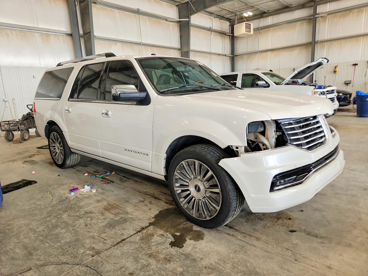 2015 Lincoln Navigator L White vin: 5LMJJ3JT0FEJ12412