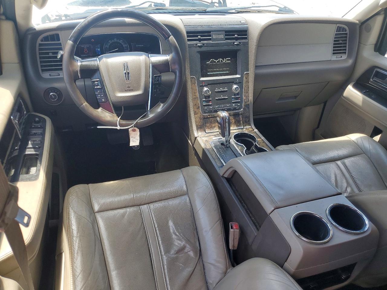 2015 Lincoln Navigator L White vin: 5LMJJ3JT1FEJ14136
