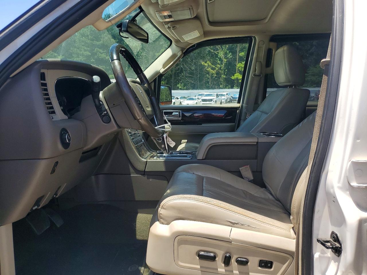 2015 Lincoln Navigator L White vin: 5LMJJ3JT1FEJ14136