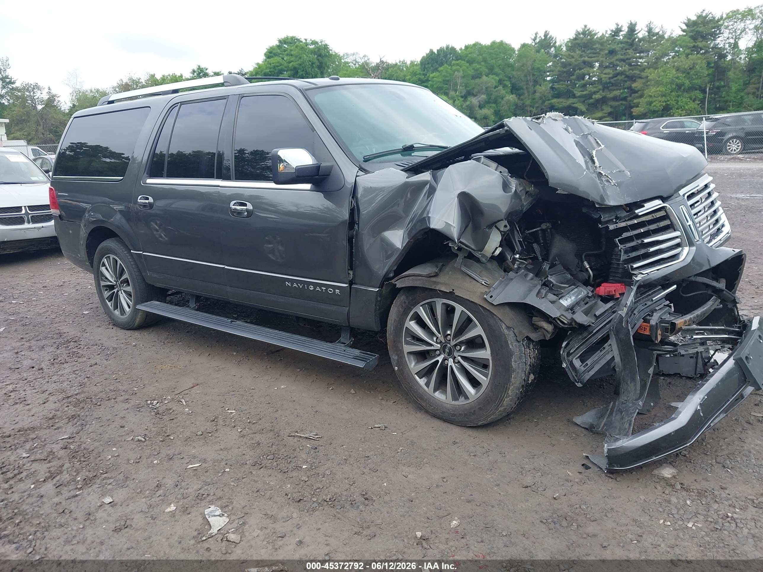 2015 Lincoln Navigator L   Gray vin: 5LMJJ3JT3FEJ05180