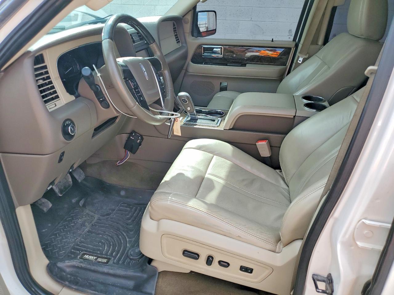 2015 Lincoln Navigator L White vin: 5LMJJ3JT4FEJ08752