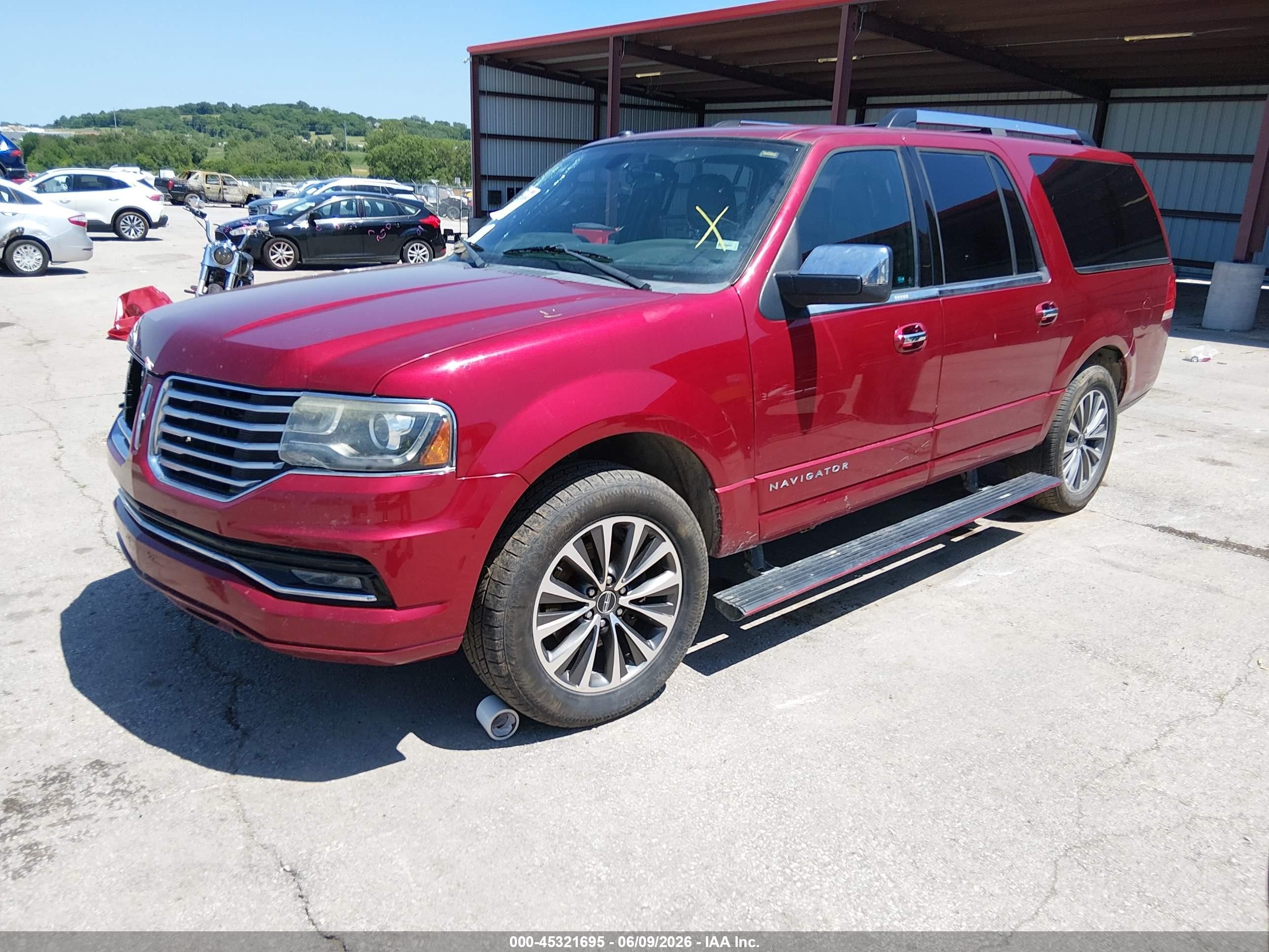 2015 Lincoln Navigator L   Red vin: 5LMJJ3JT5FEJ00272