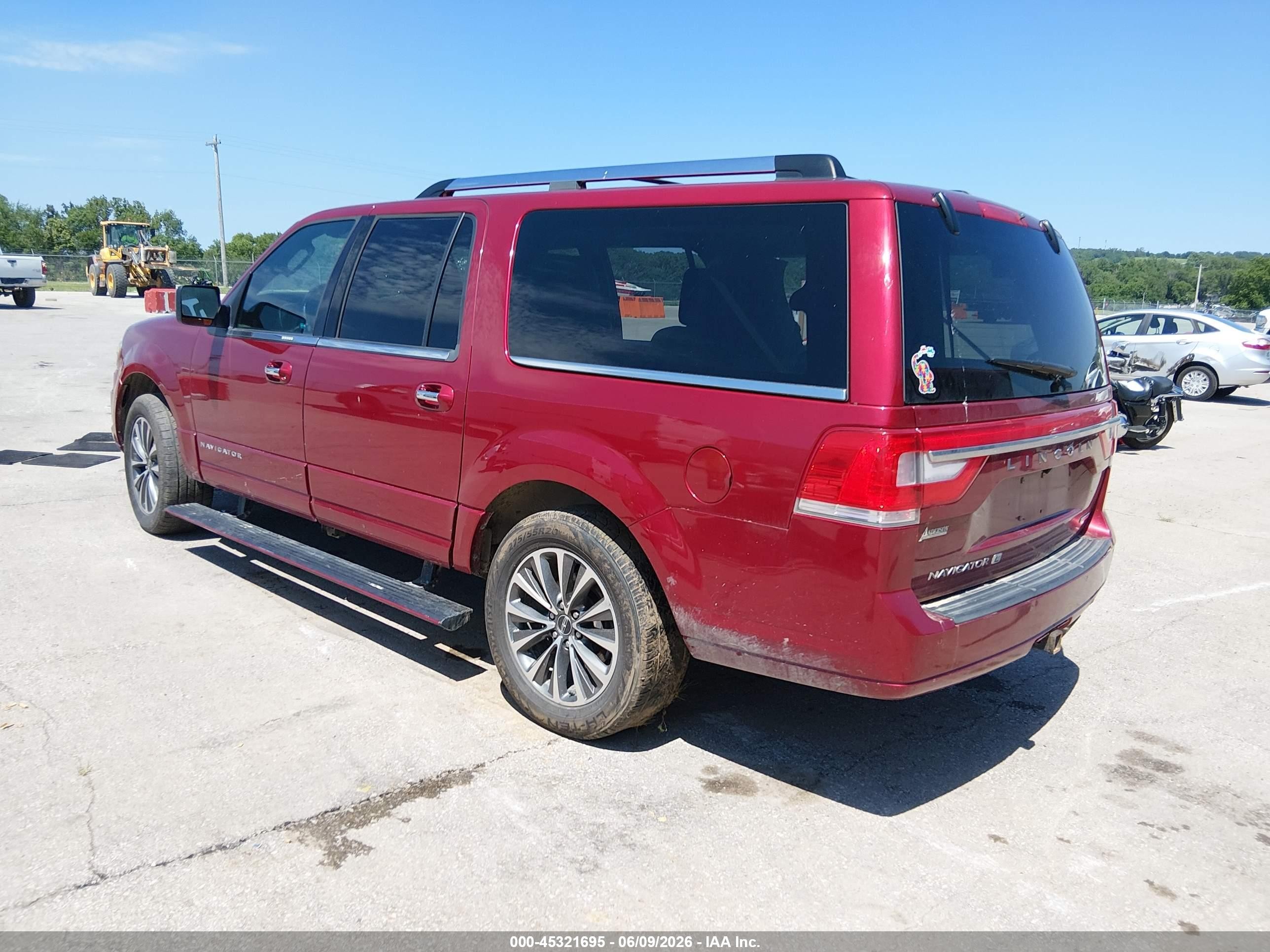 2015 Lincoln Navigator L   Red vin: 5LMJJ3JT5FEJ00272