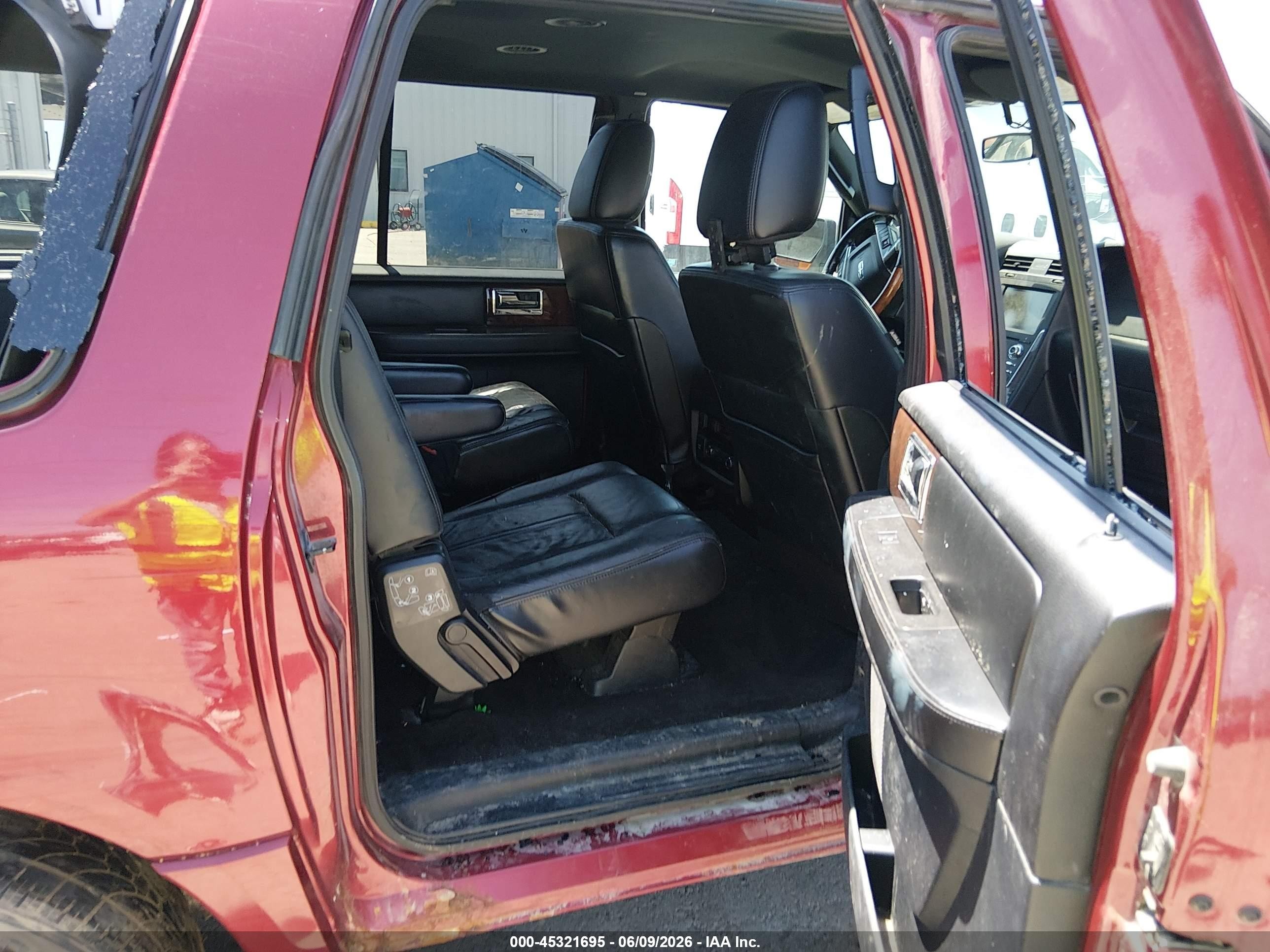2015 Lincoln Navigator L   Red vin: 5LMJJ3JT5FEJ00272