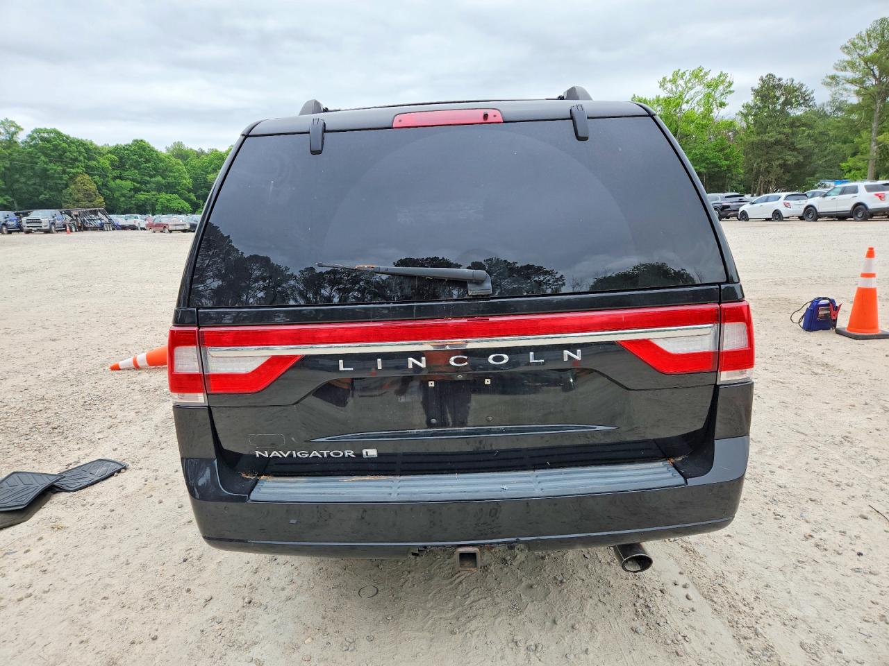 2017 Lincoln Navigator L Select Черный vin: 5LMJJ3JT7HEL08401
