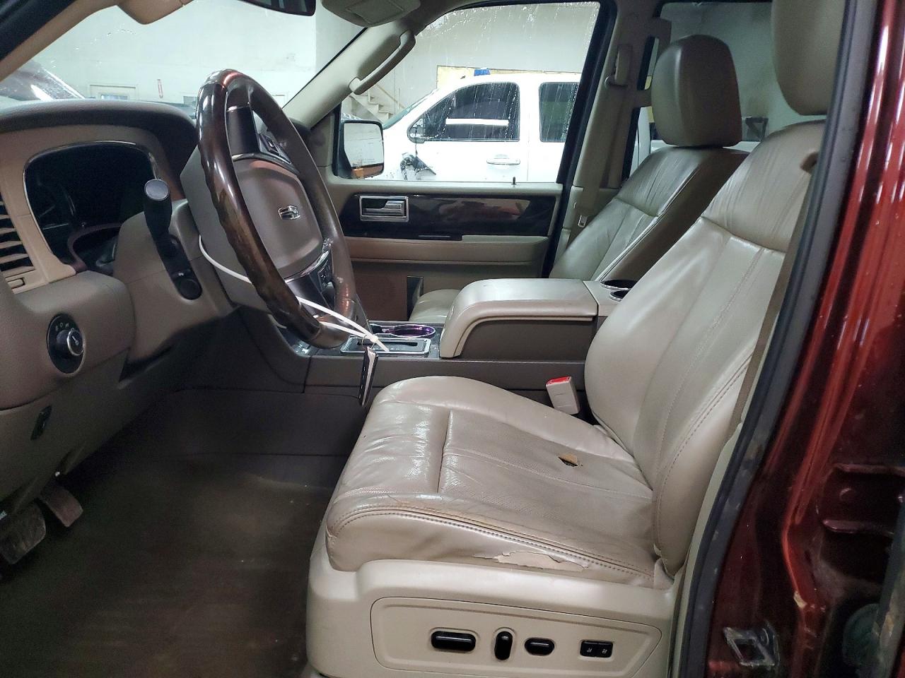 2015 Lincoln Navigator L Burgundy vin: 5LMJJ3JT8FEJ00203