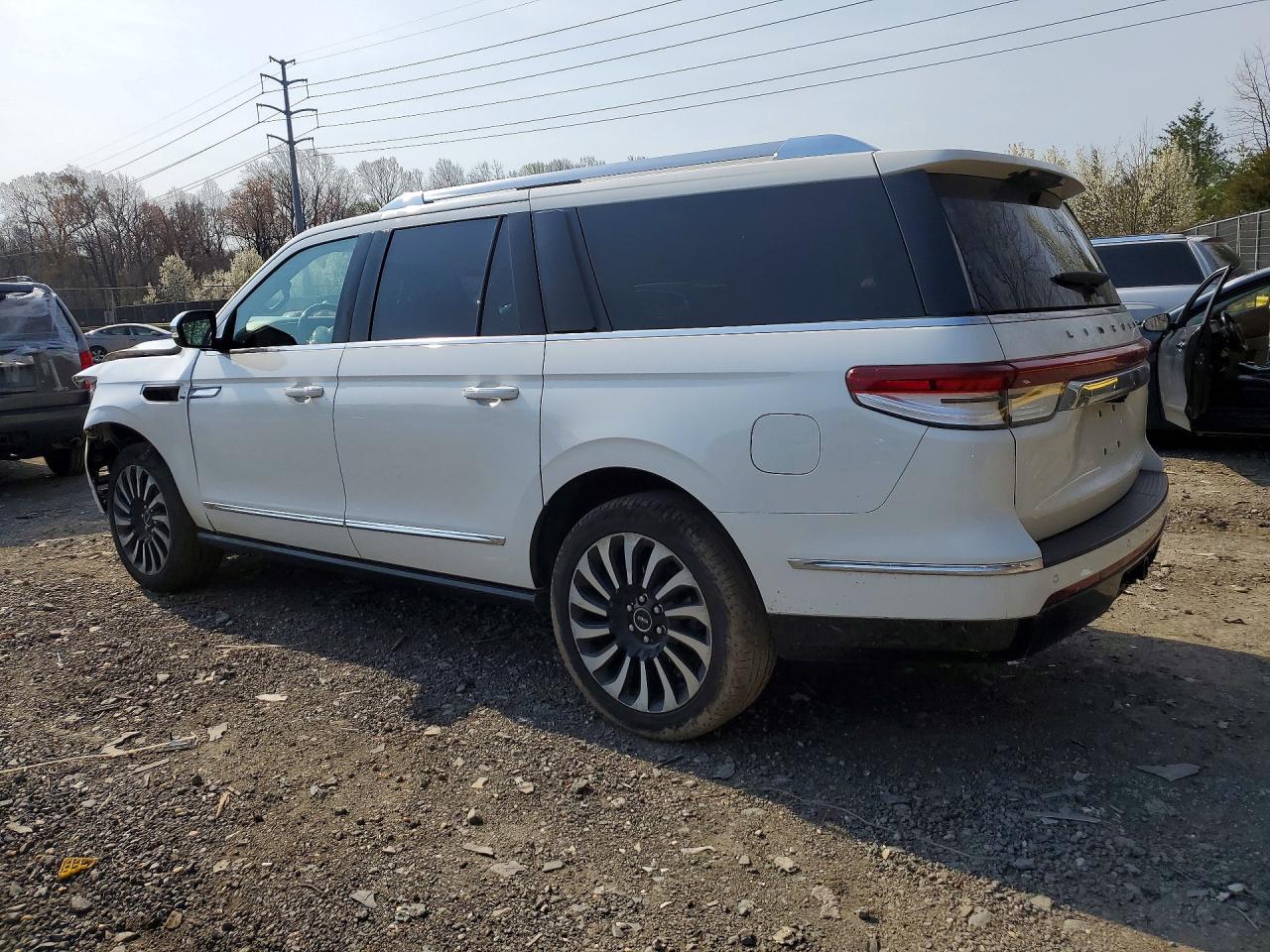 2022 Lincoln Navigator L Black Label White vin: 5LMJJ3TT2NEL08413