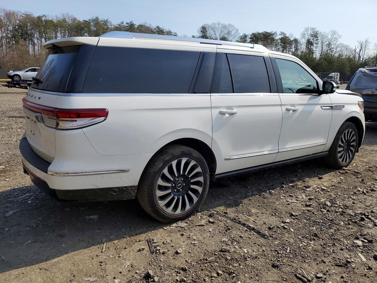 2022 Lincoln Navigator L Black Label White vin: 5LMJJ3TT2NEL08413