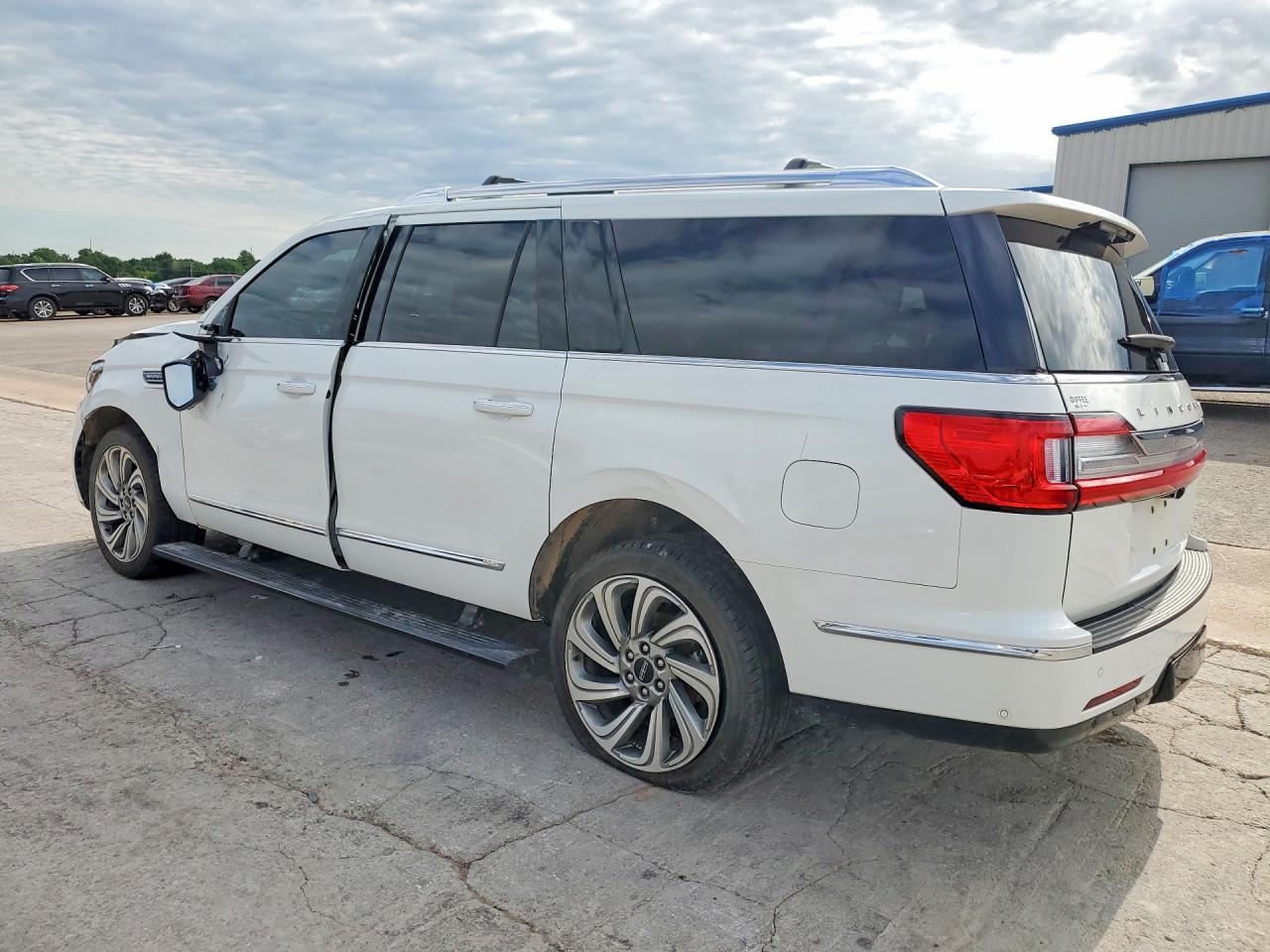 2020 Lincoln Navigator L Black Label White vin: 5LMJJ3TT9LEL08521