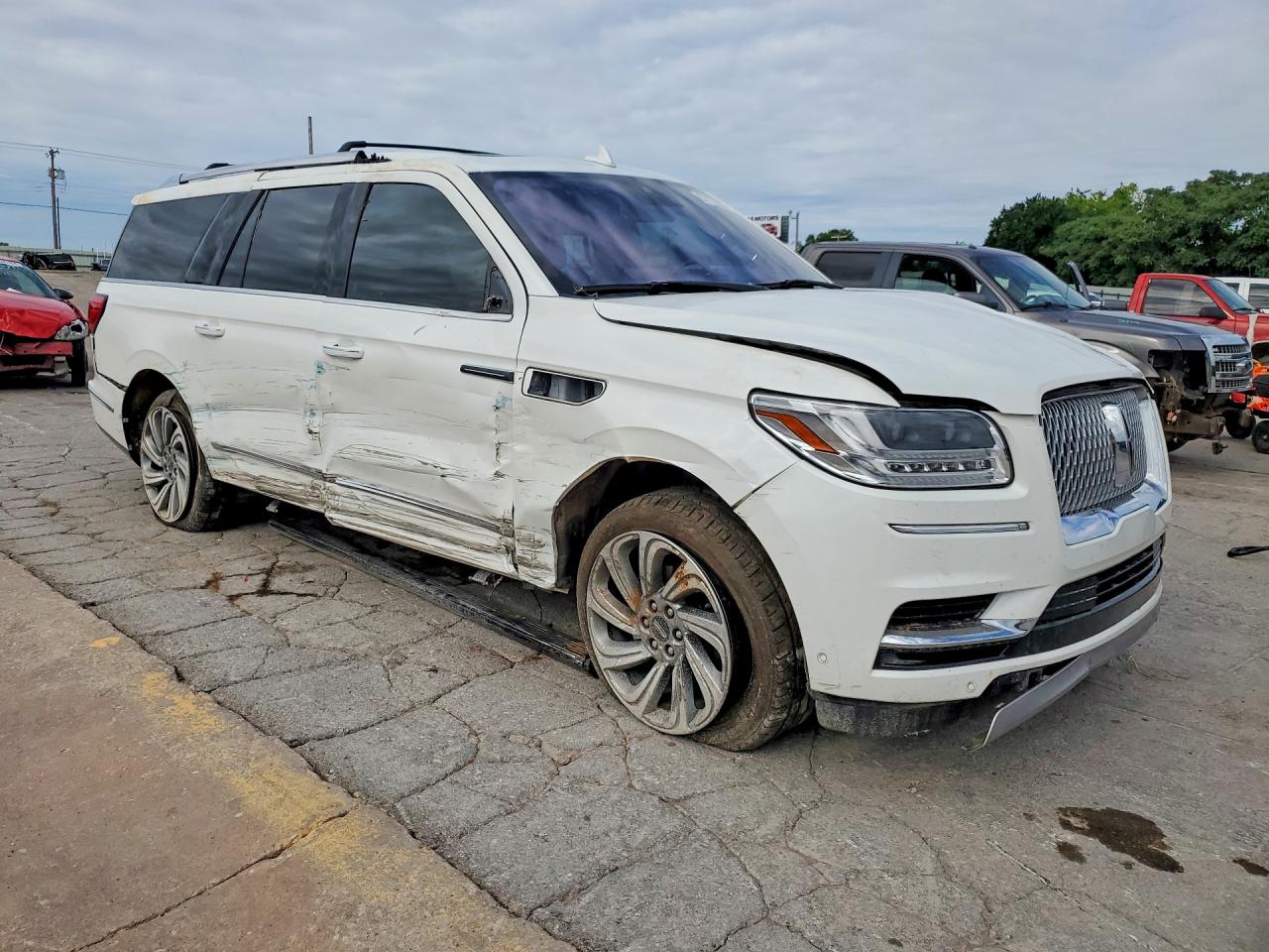 2020 Lincoln Navigator L Black Label White vin: 5LMJJ3TT9LEL08521