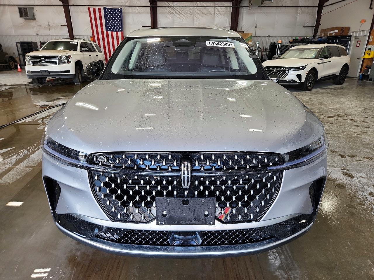 2025 Lincoln Nautilus Premiere Серебряный vin: 5LMPJ8JA6SJ964688