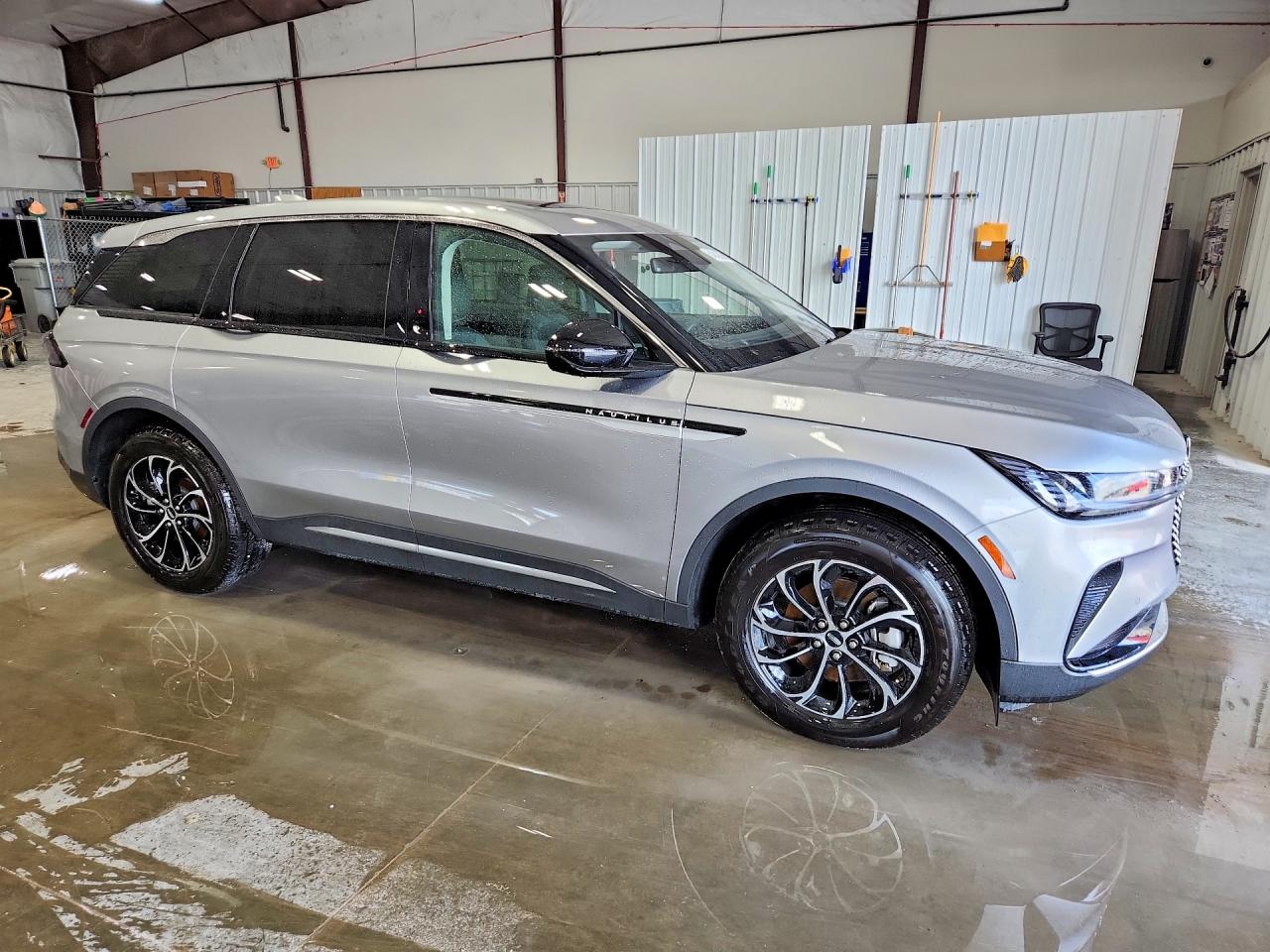 2025 Lincoln Nautilus Premiere Серебряный vin: 5LMPJ8JA6SJ964688