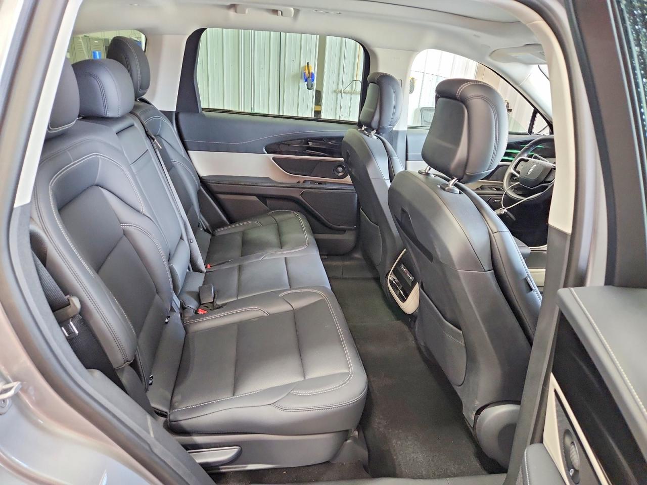 2025 Lincoln Nautilus Premiere Серебряный vin: 5LMPJ8JA6SJ964688
