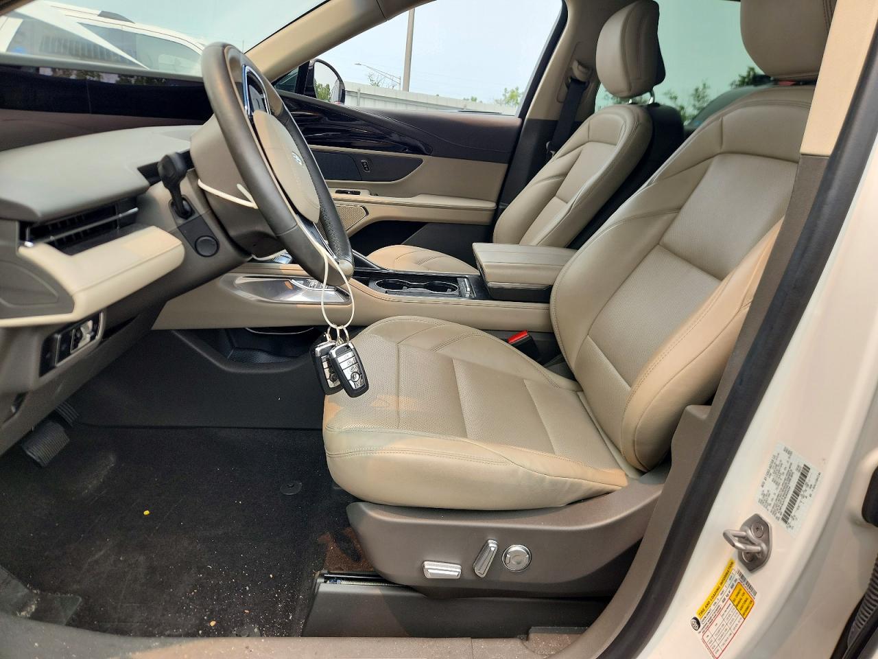 2024 Lincoln Nautilus Premiere White vin: 5LMPJ8JA7RJ824434