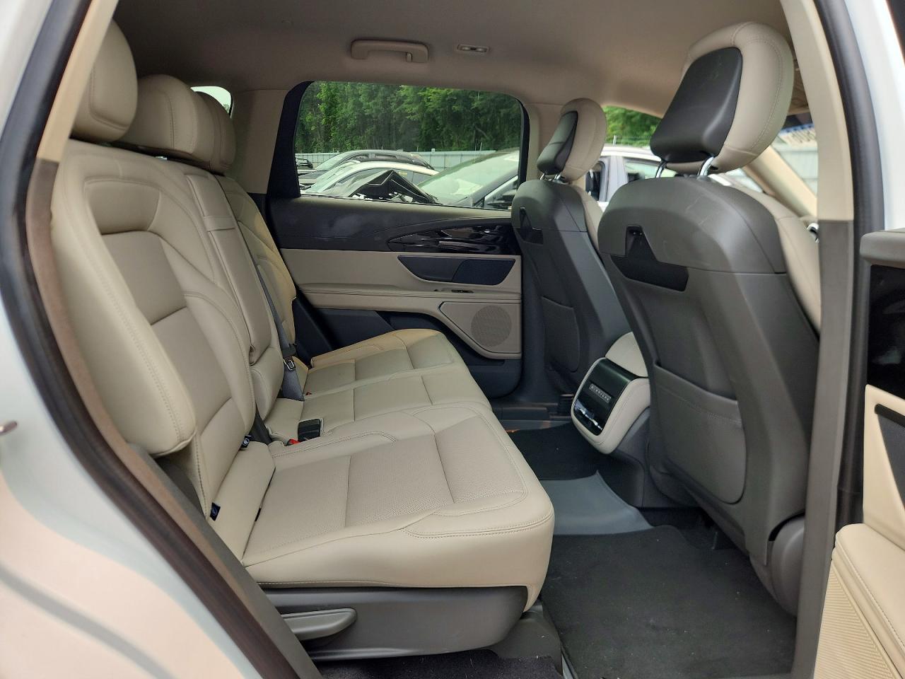 2024 Lincoln Nautilus Premiere White vin: 5LMPJ8JA7RJ824434