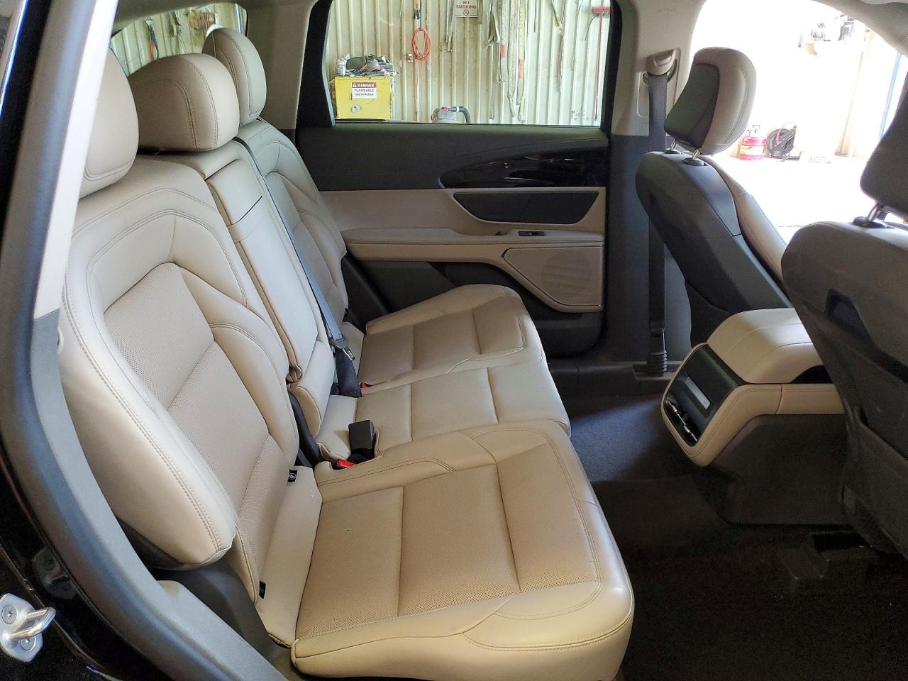 2025 Lincoln Nautilus Premiere Черный vin: 5LMPJ8JAXSJ882706