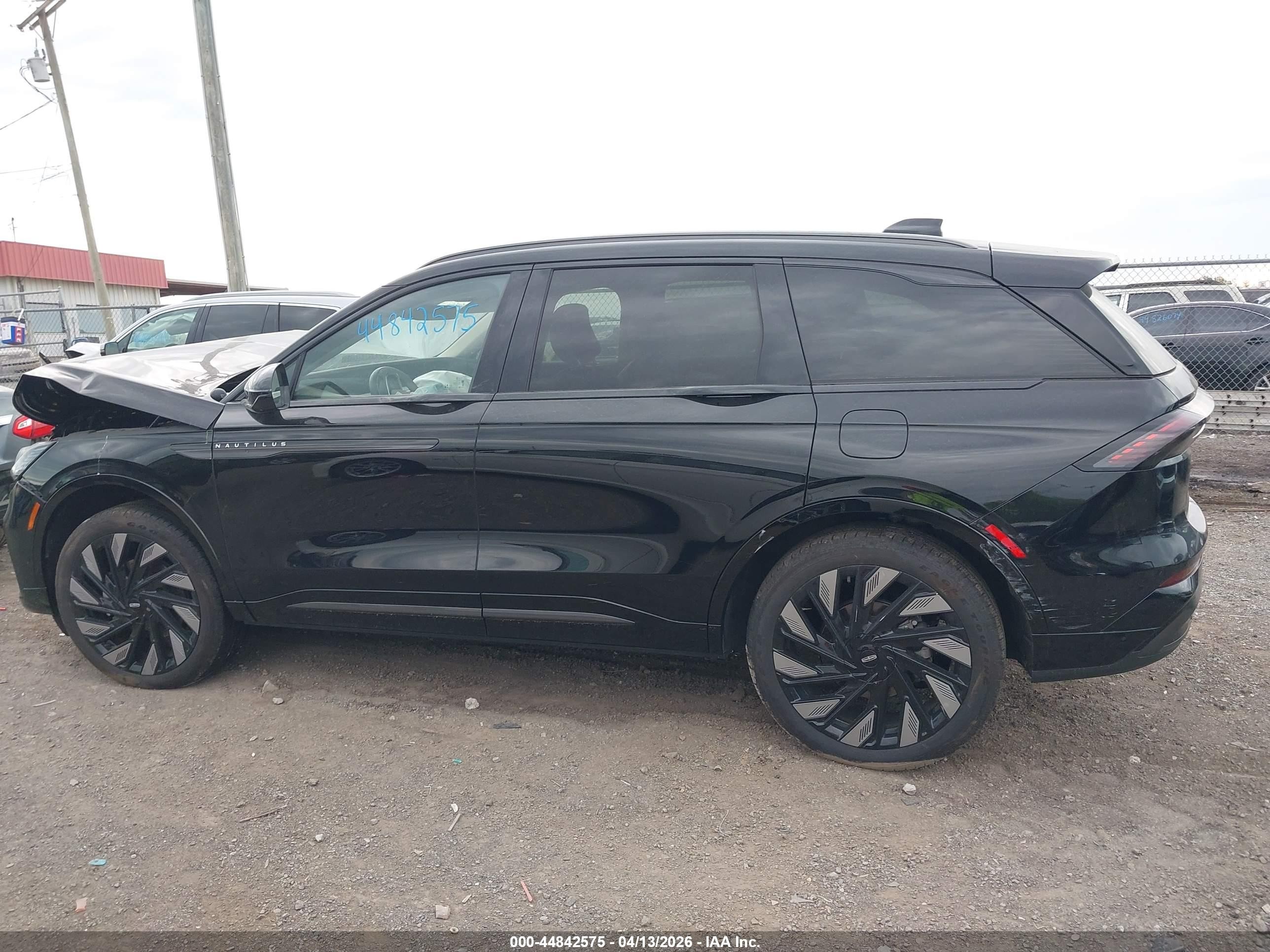 2025 Lincoln Nautilus Reserve Black vin: 5LMPJ8K48SJ957718