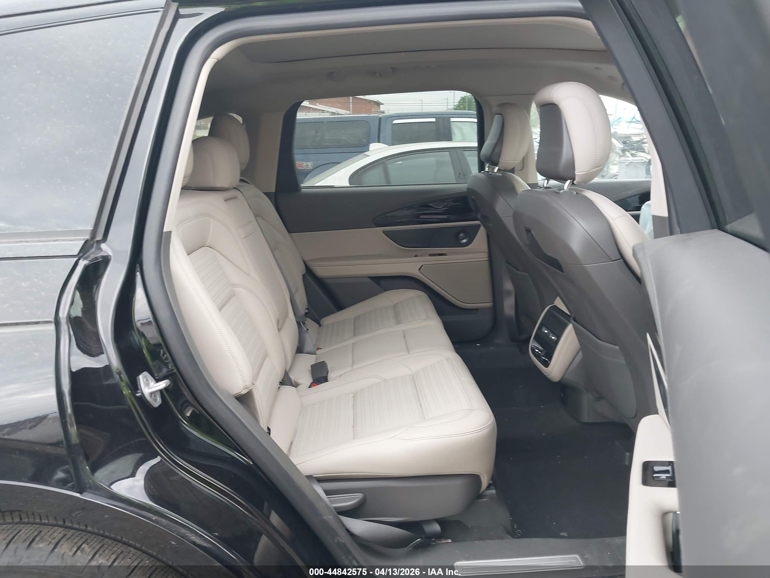 2025 Lincoln Nautilus Reserve Black vin: 5LMPJ8K48SJ957718