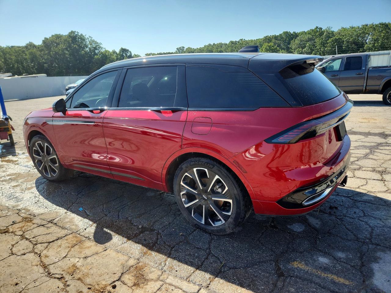 2025 Lincoln Nautilus Reserve Red vin: 5LMPJ8KA2SJ890426