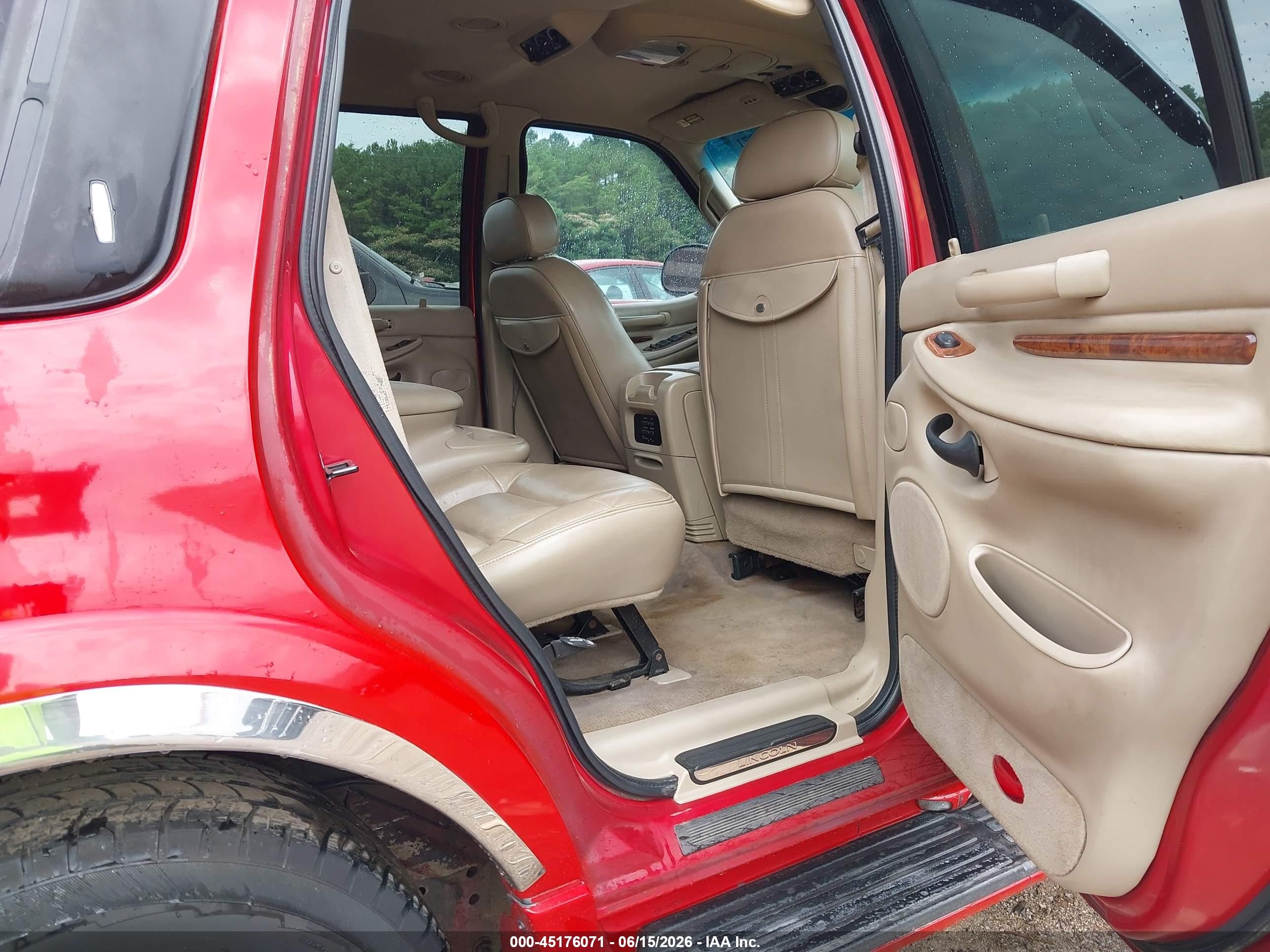 2000 Lincoln Navigator   Red vin: 5LMPU28A0YLJ10741