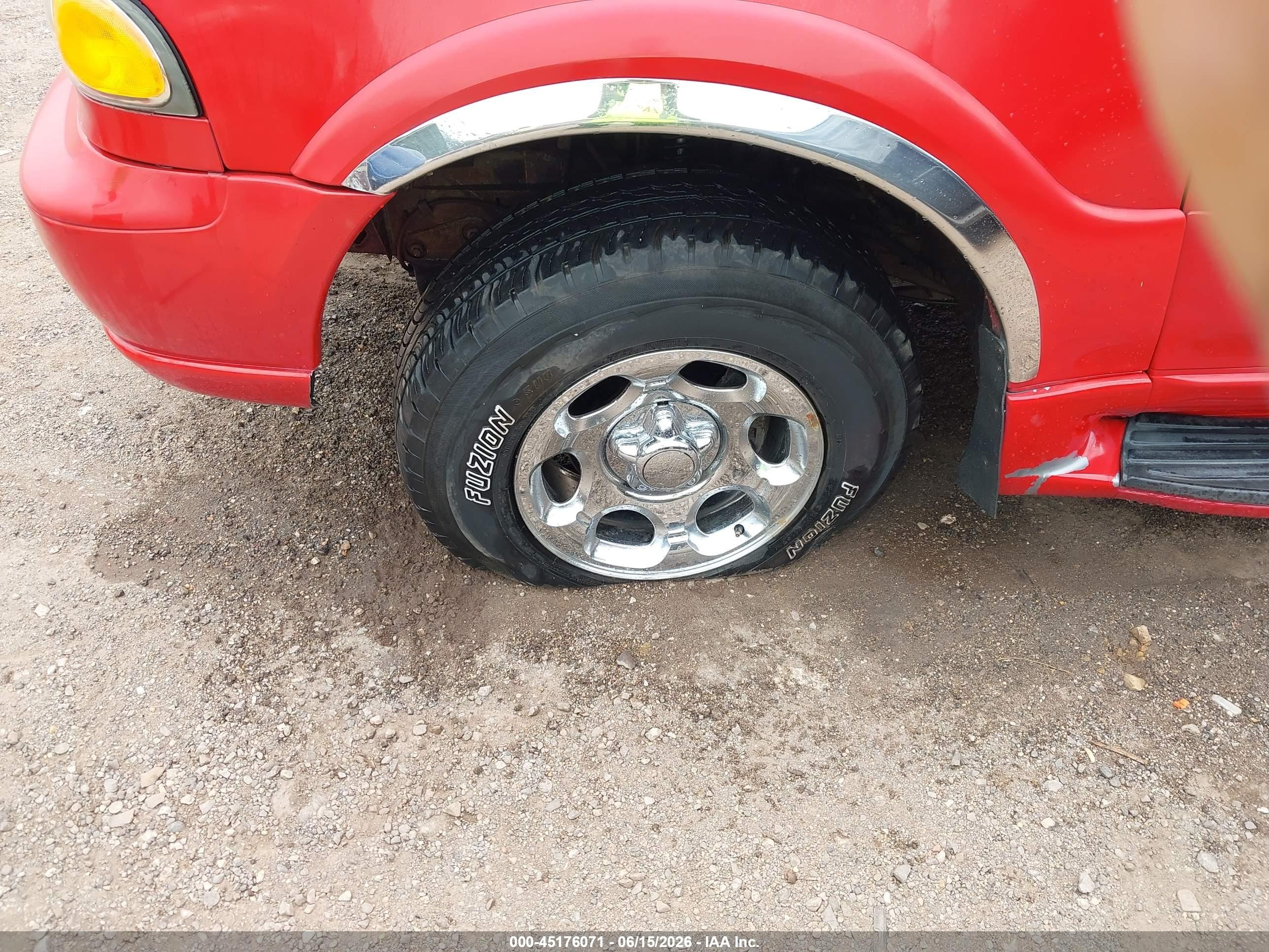 2000 Lincoln Navigator   Red vin: 5LMPU28A0YLJ10741
