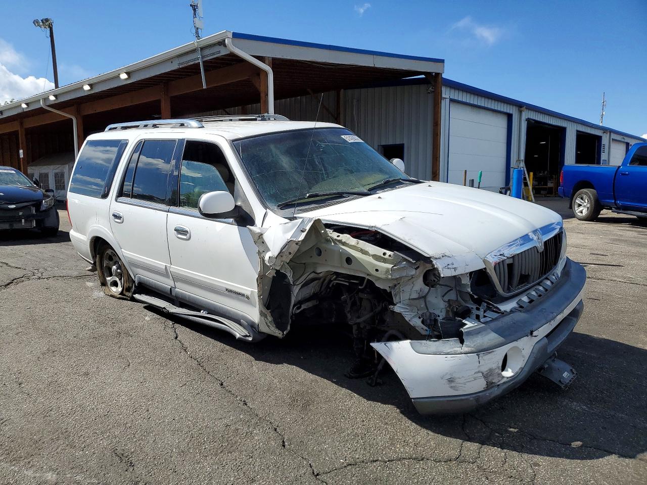 1999 Lincoln Navigator White vin: 5LMPU28A5XLJ34855