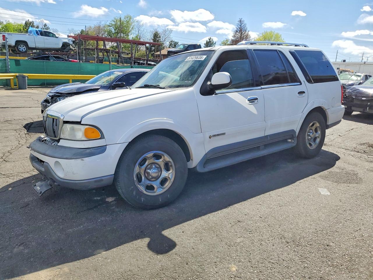 1999 Lincoln Navigator White vin: 5LMPU28A5XLJ34855