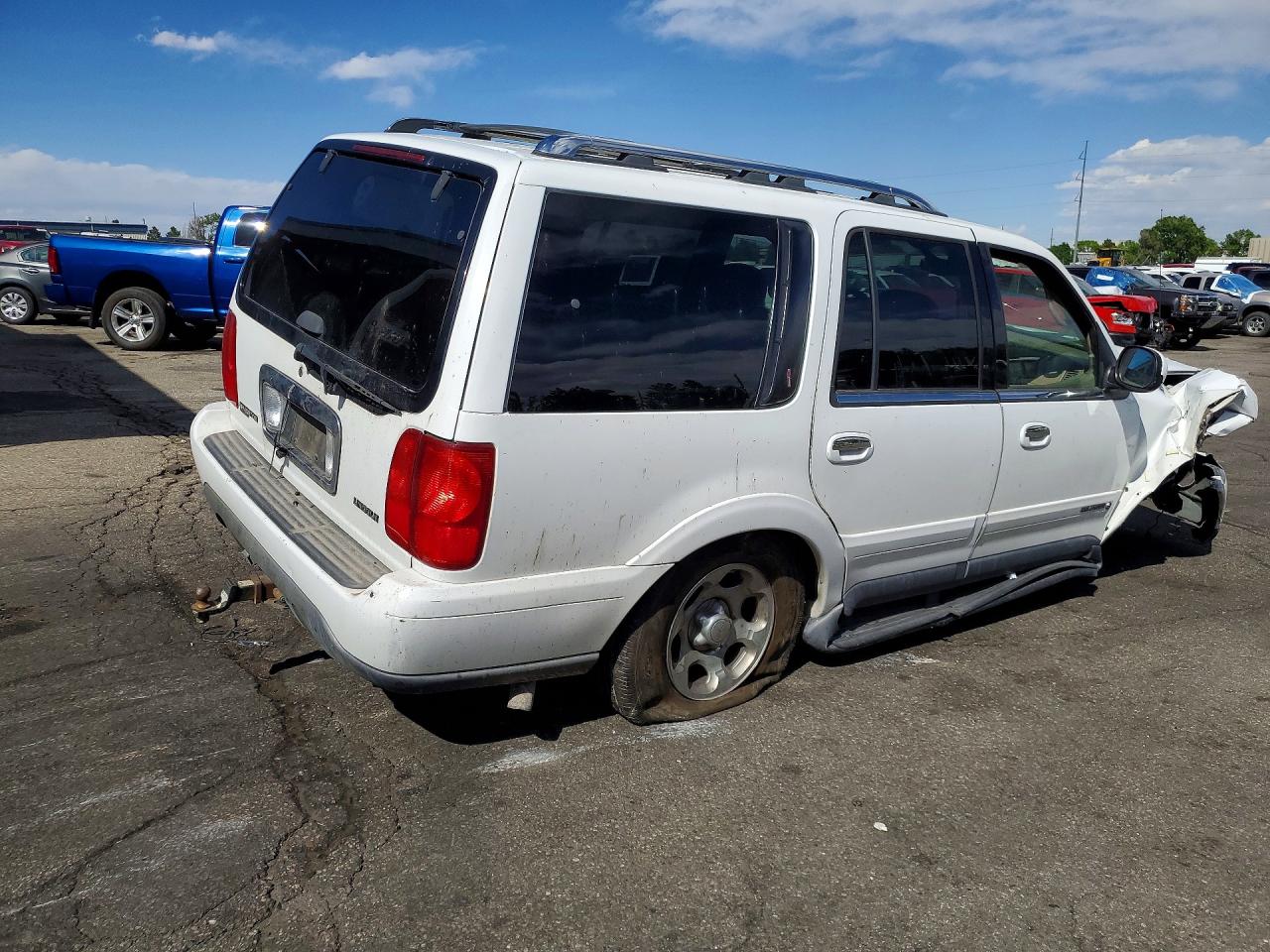 1999 Lincoln Navigator White vin: 5LMPU28A5XLJ34855