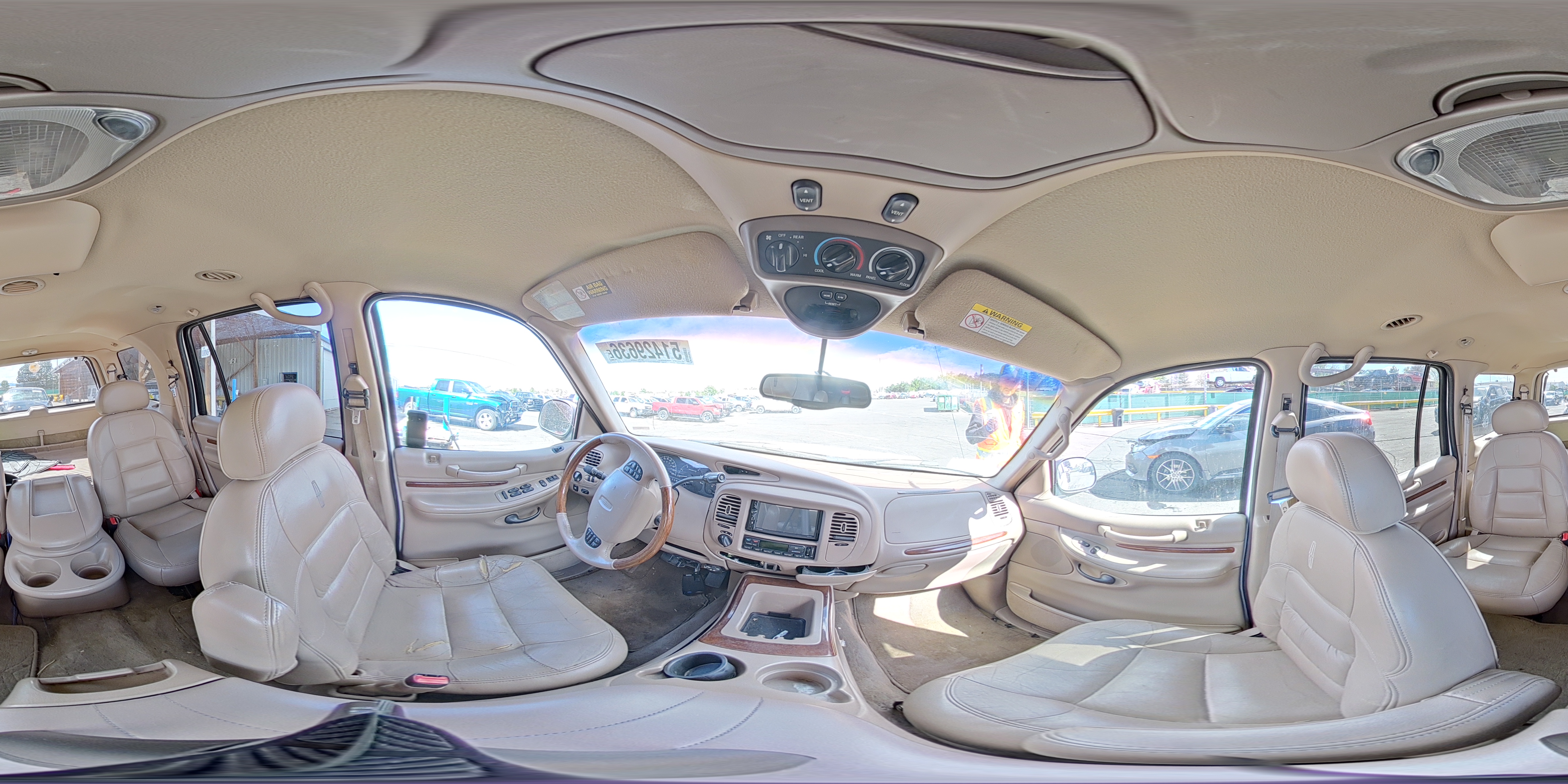 1999 Lincoln Navigator White vin: 5LMPU28A5XLJ34855