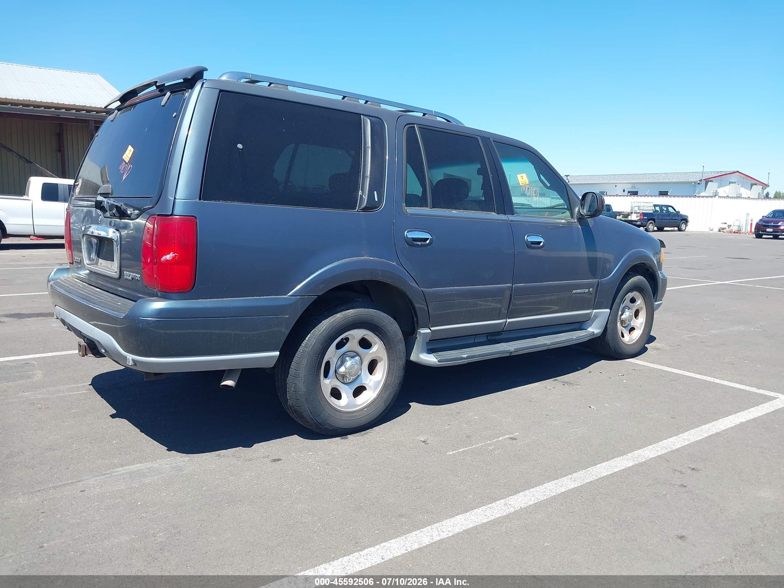 2000 Lincoln Navigator   Blue vin: 5LMPU28A9YLJ13203